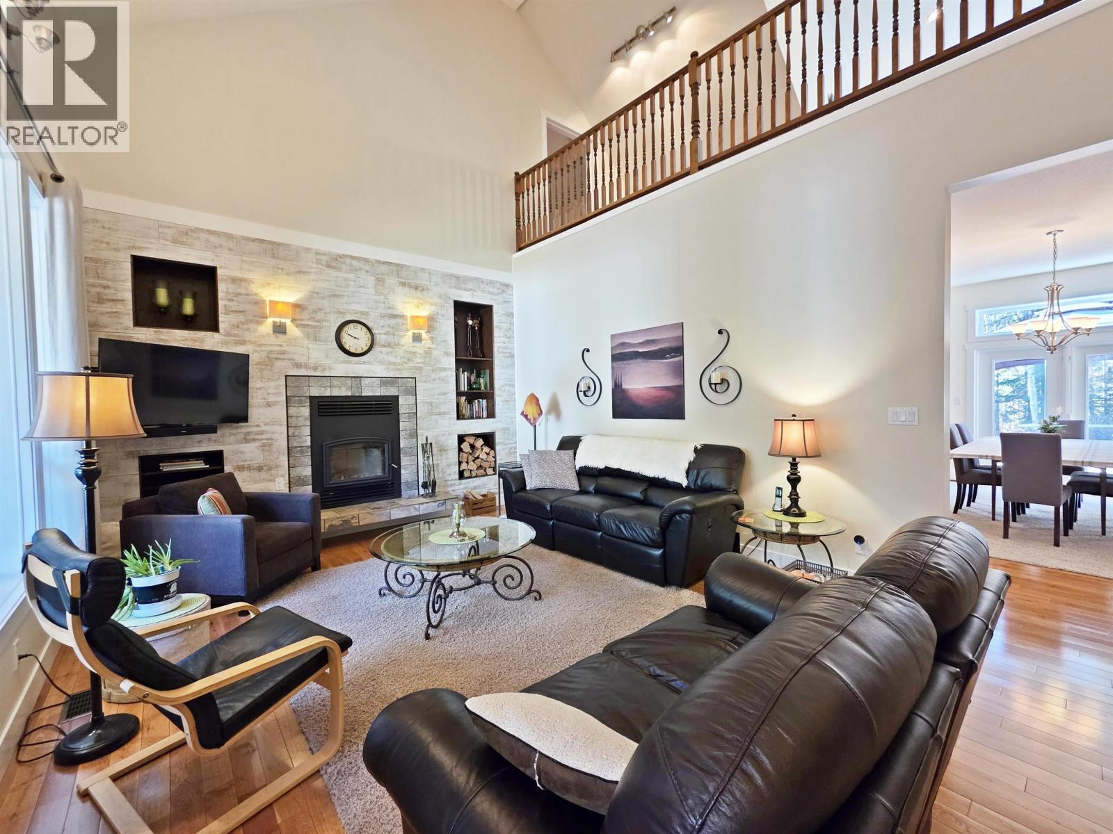 4762 CAROLYN ROAD — photo 27