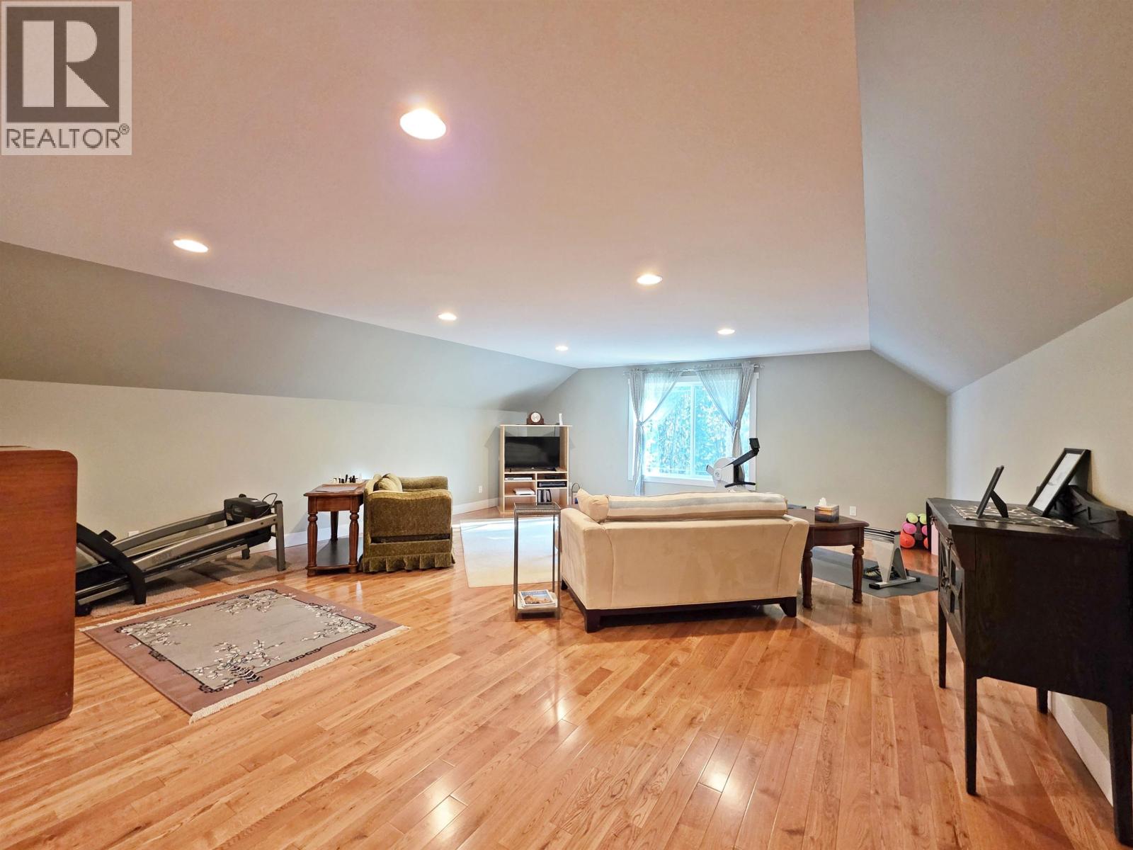 4762 CAROLYN ROAD - 34