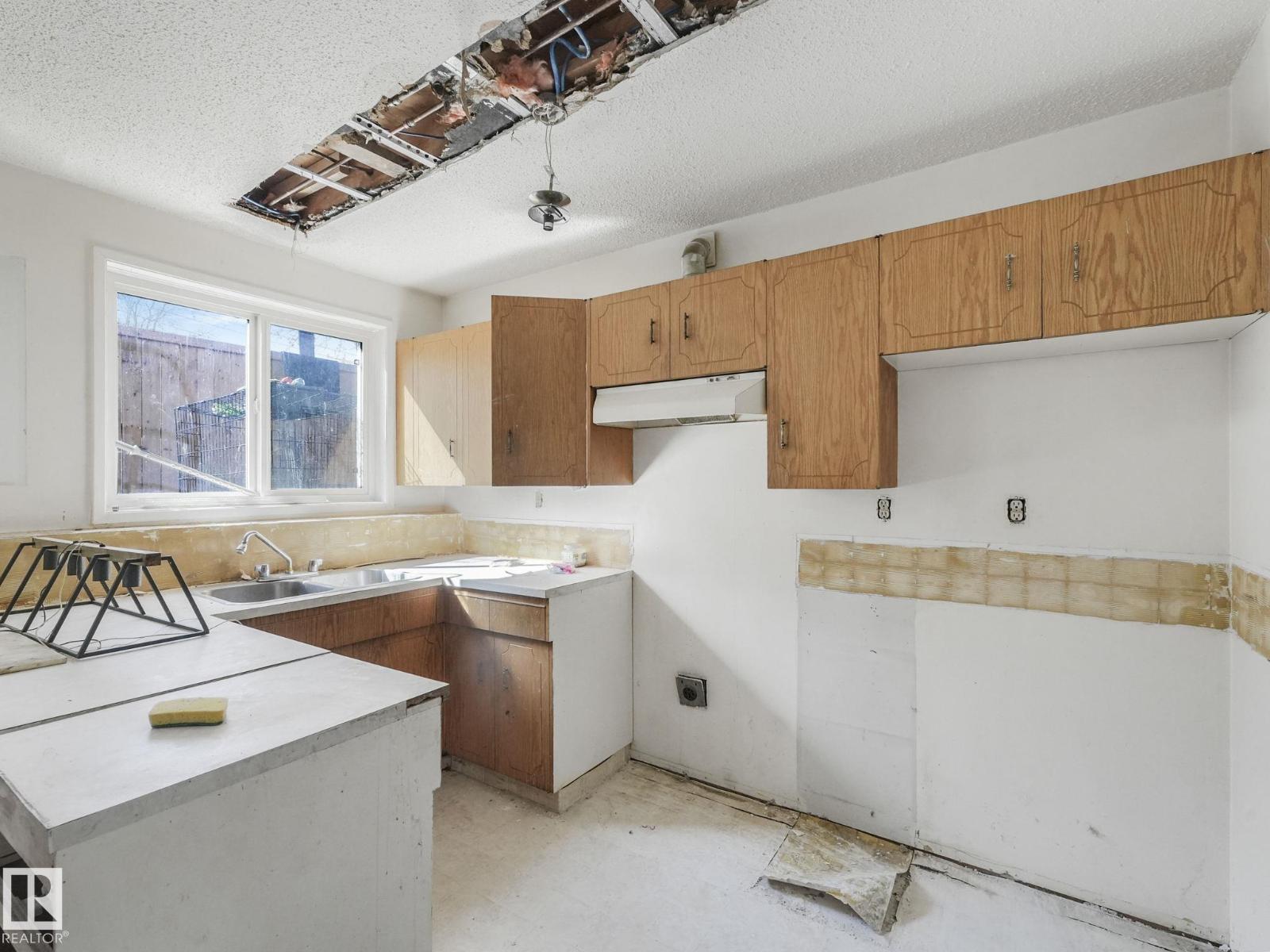 9714 151 ST NW, Edmonton