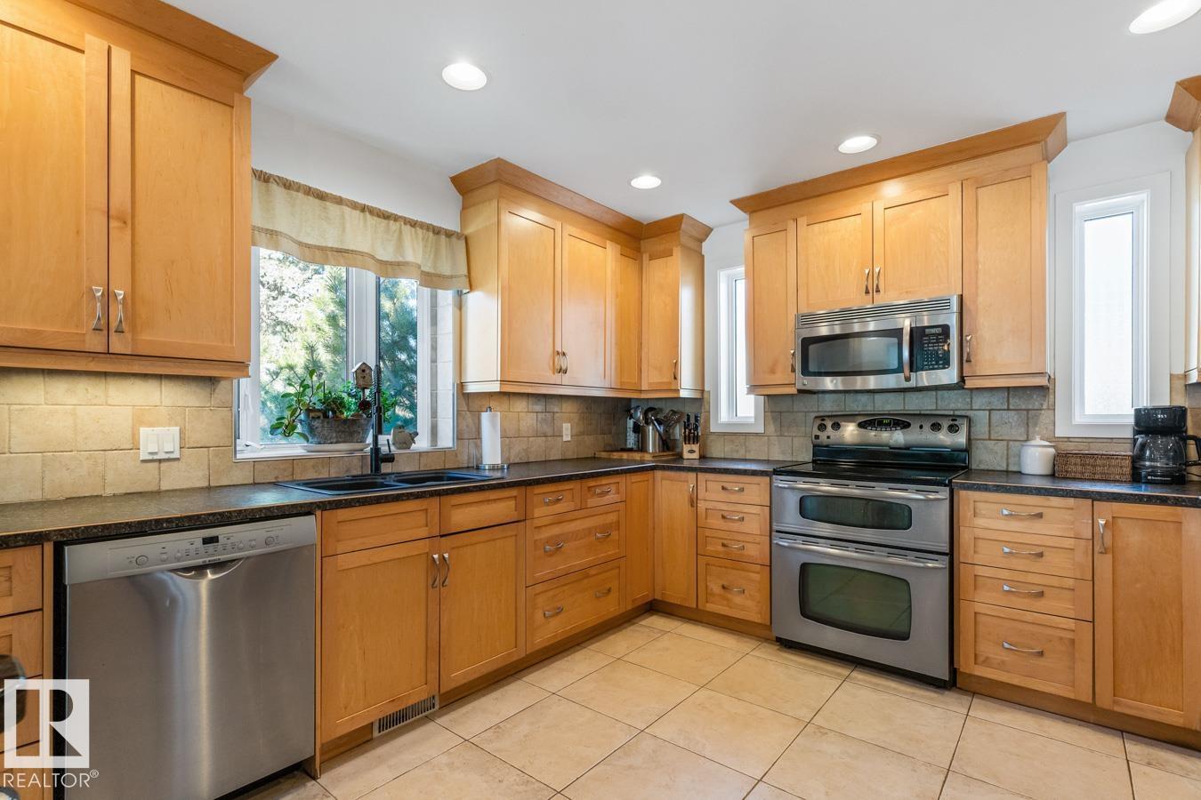 4308 108 AV NW, Edmonton