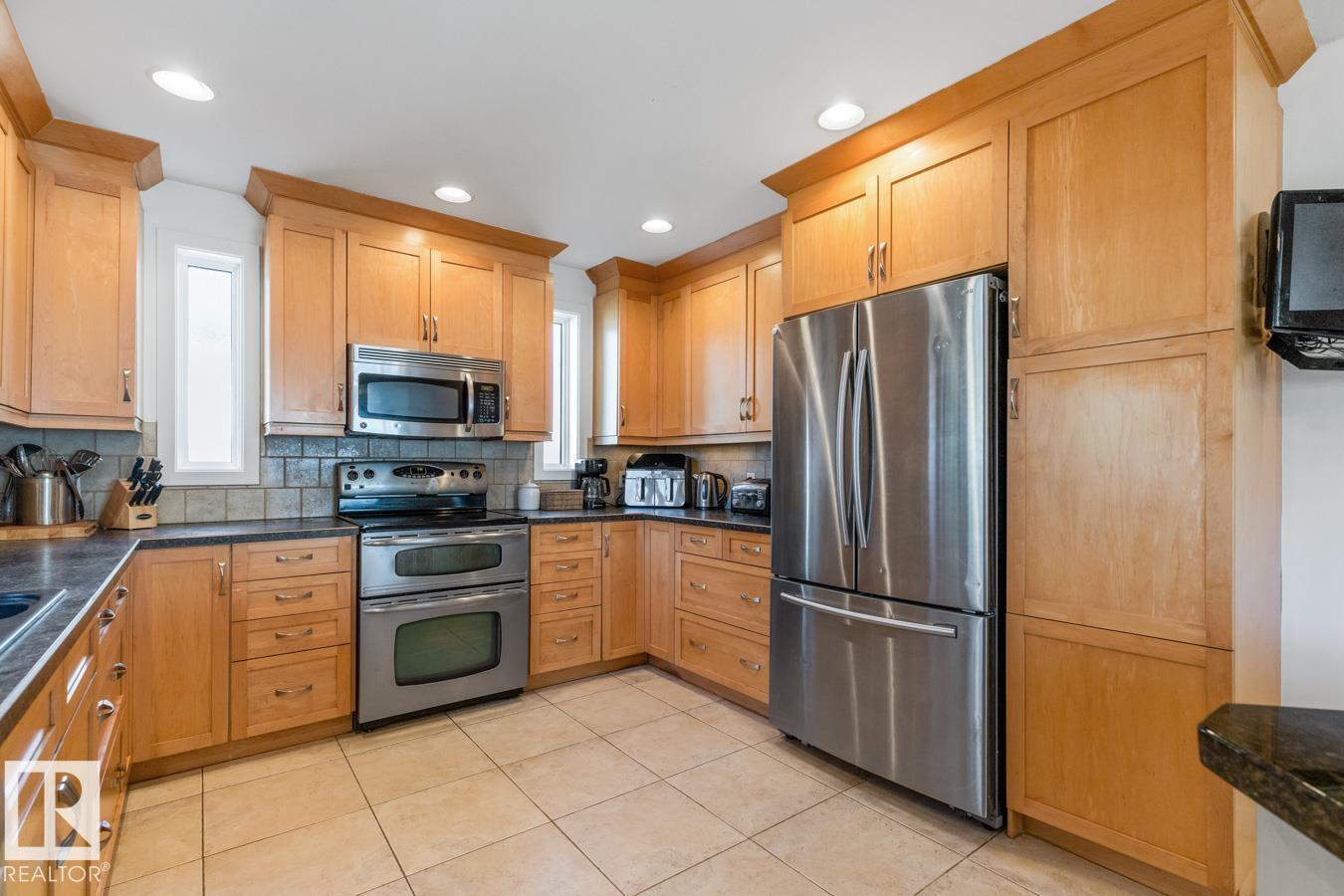 4308 108 AV NW, Edmonton