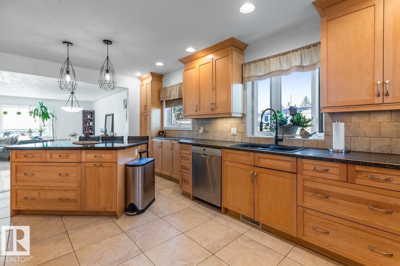 4308 108 AV NW, Edmonton