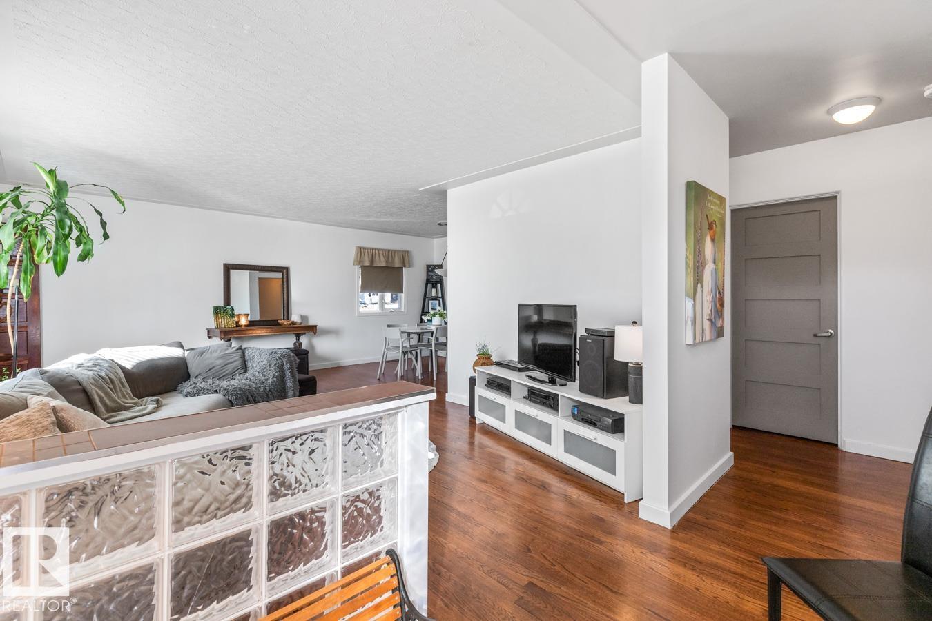 4308 108 AV NW, Edmonton