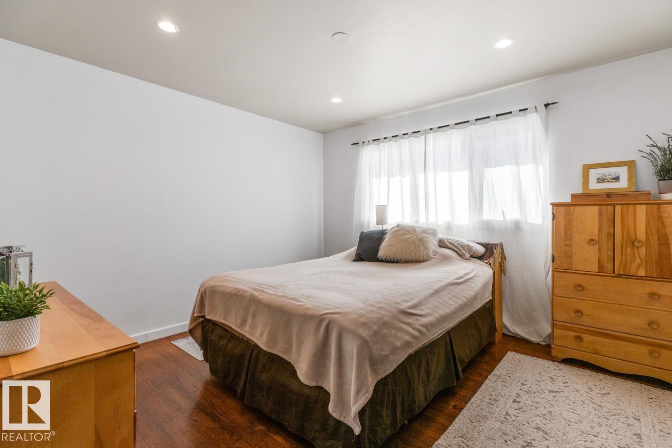 4308 108 AV NW, Edmonton