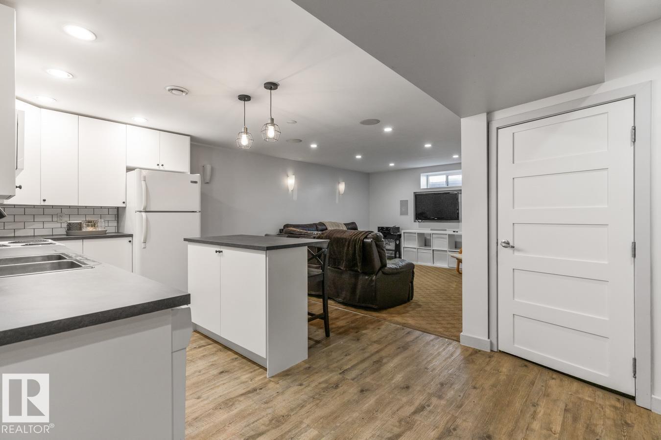 4308 108 AV NW, Edmonton