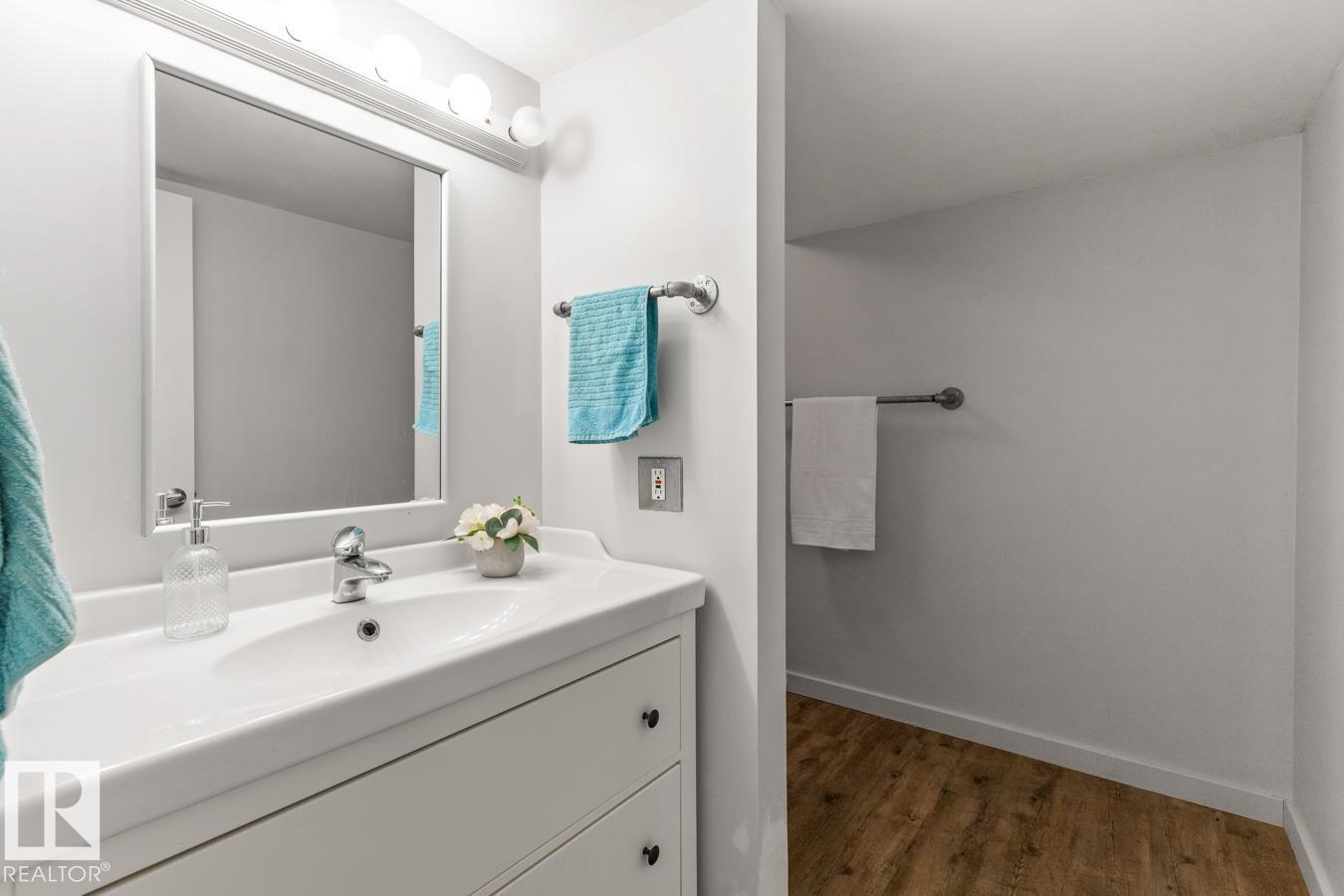 4308 108 AV NW, Edmonton