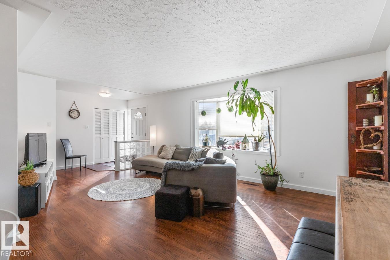 4308 108 AV NW, Edmonton