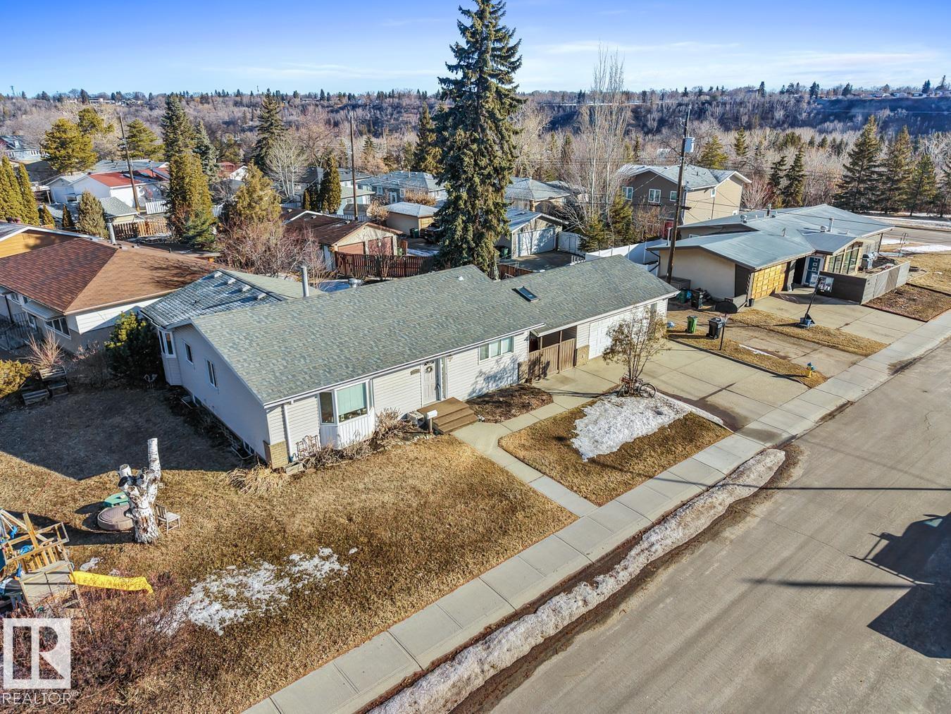 4308 108 AV NW, Edmonton