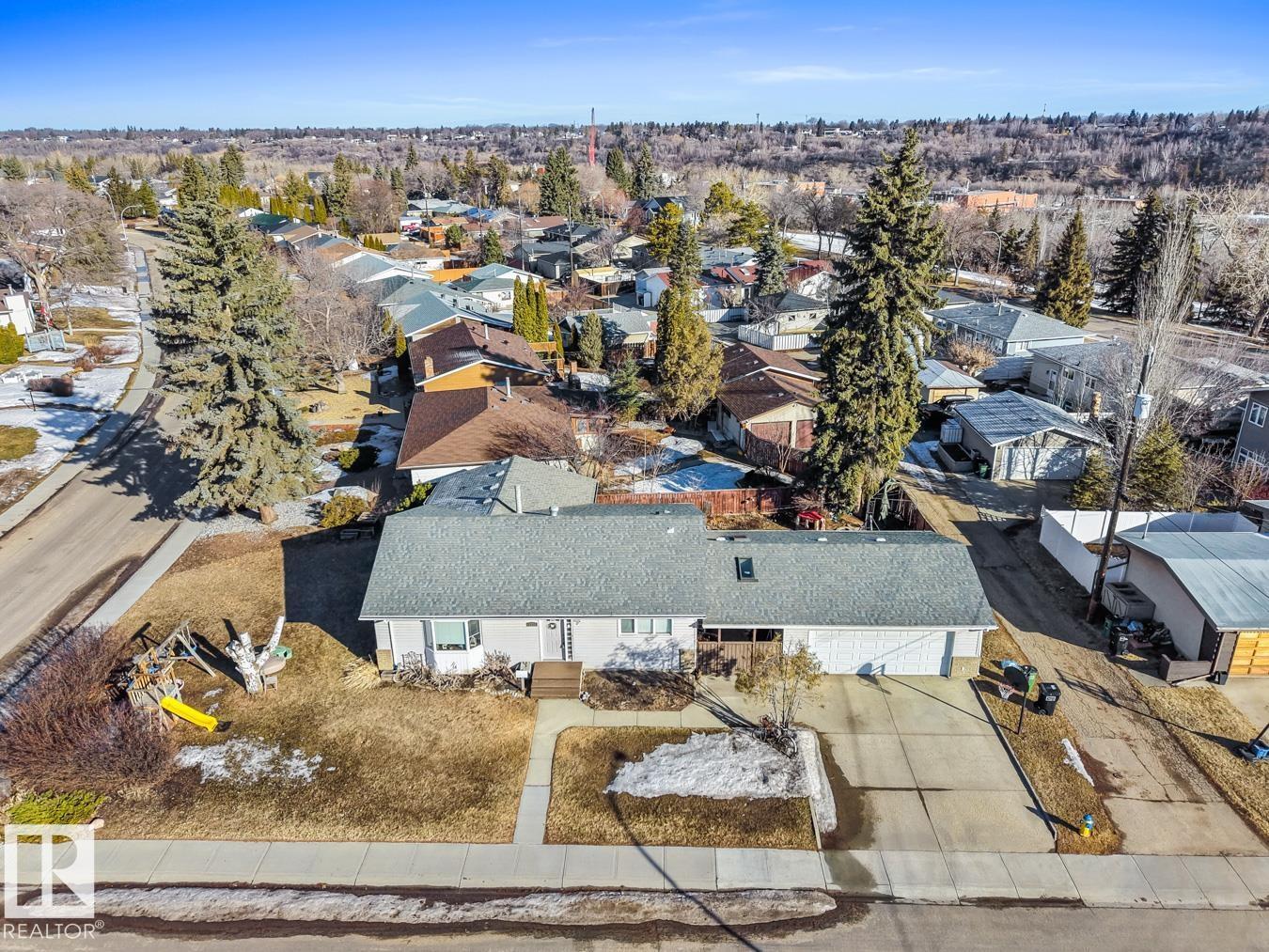 4308 108 AV NW, Edmonton