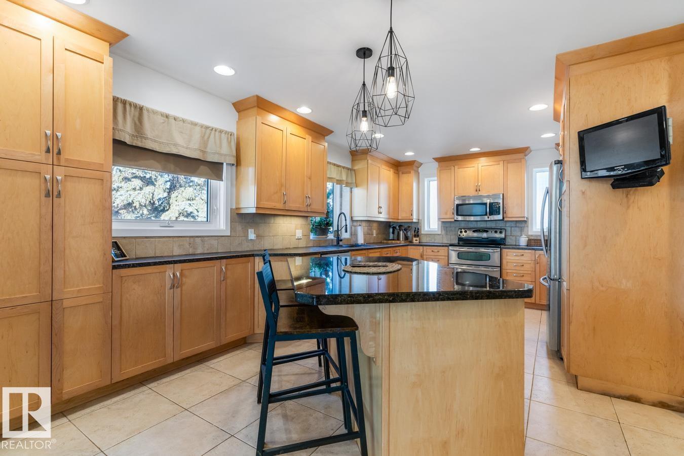 4308 108 AV NW, Edmonton