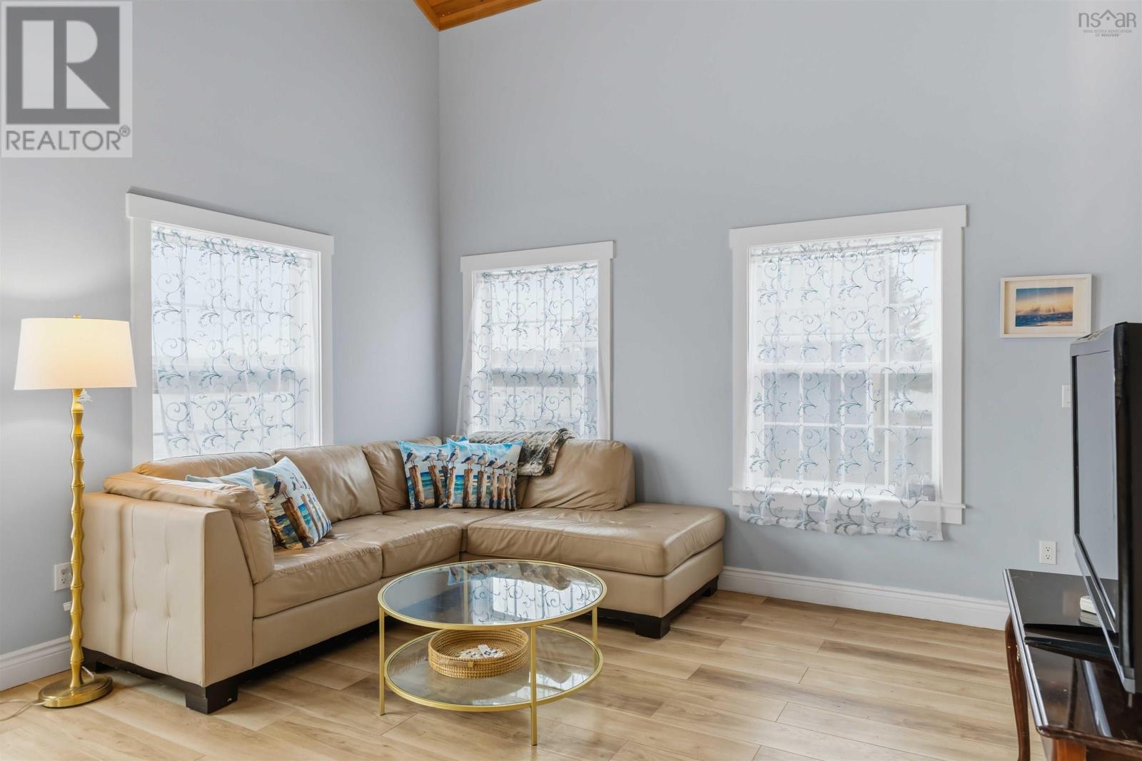 Property 43 of 46 of 6 Massachusetts Road