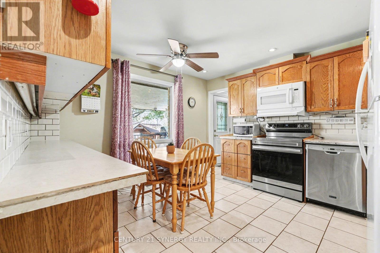 220 HIGHFIELD CRESCENT - 11