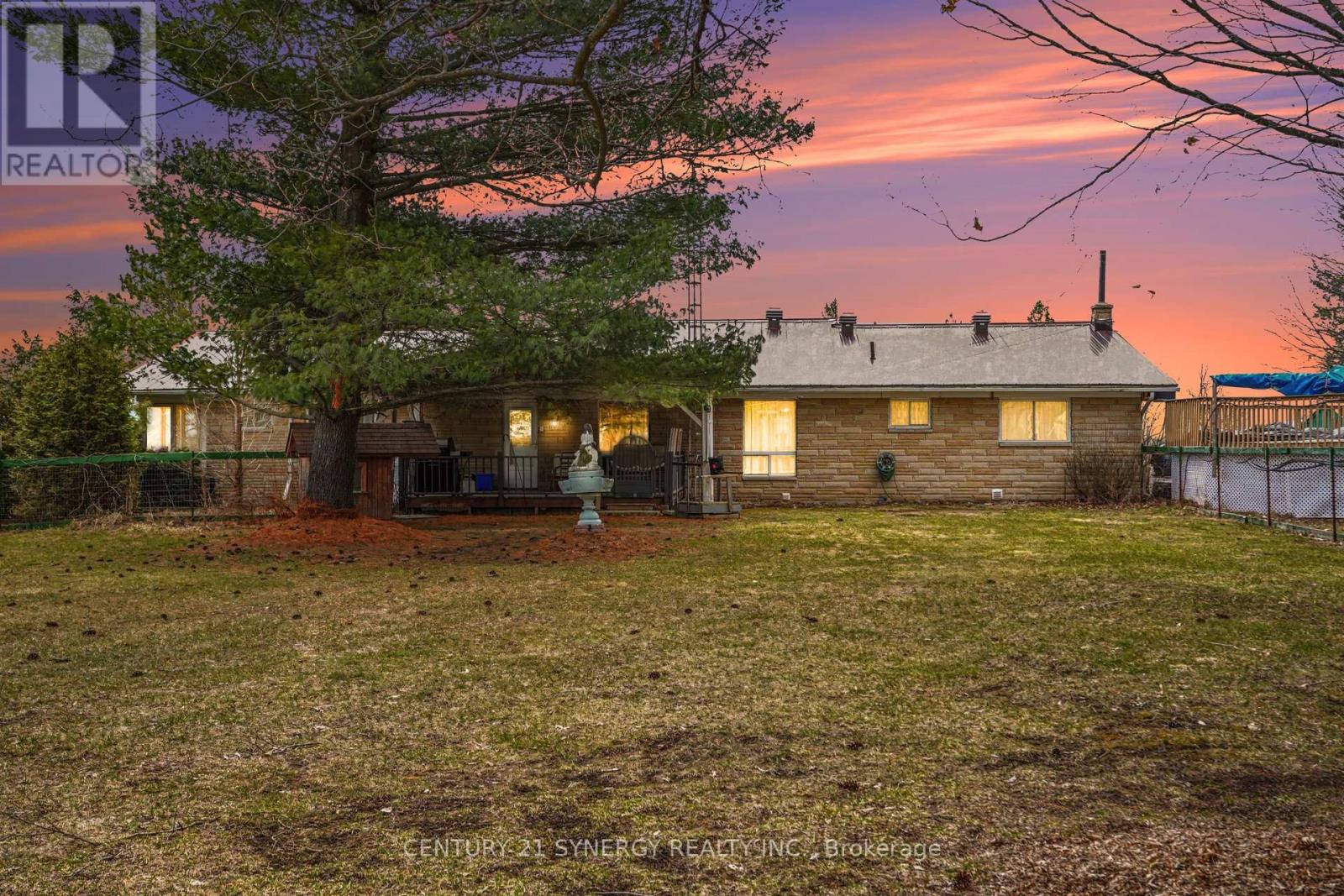 220 HIGHFIELD CRESCENT - 3