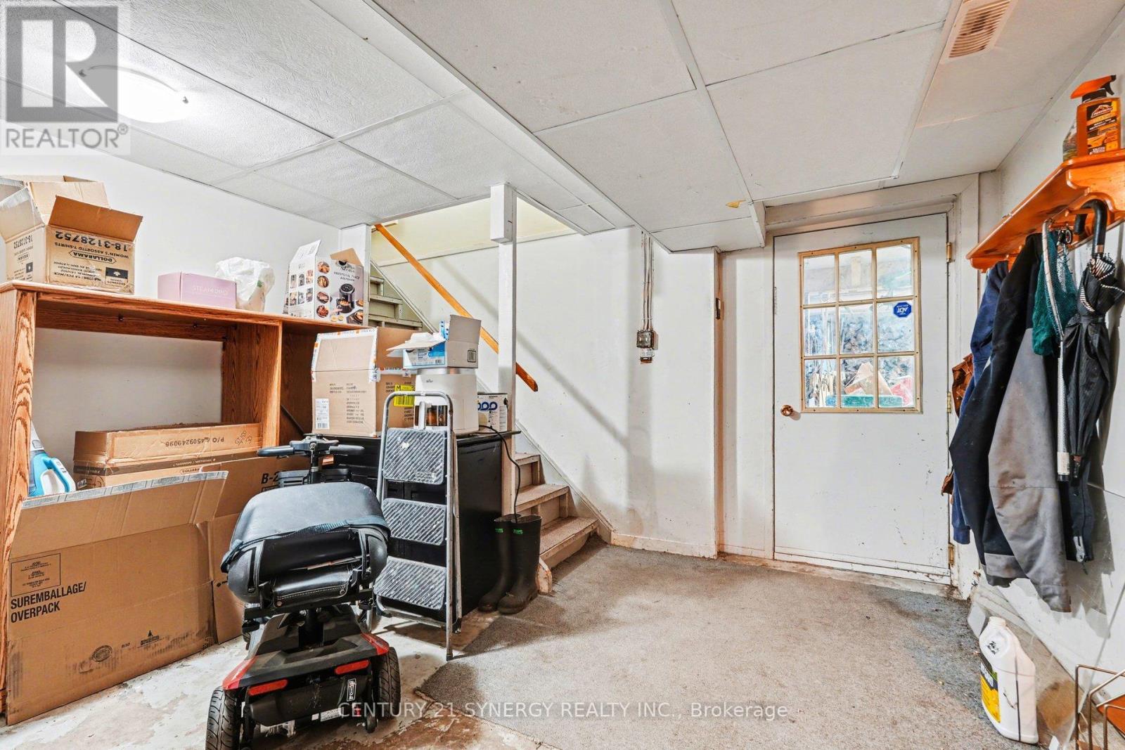 220 HIGHFIELD CRESCENT — photo 33