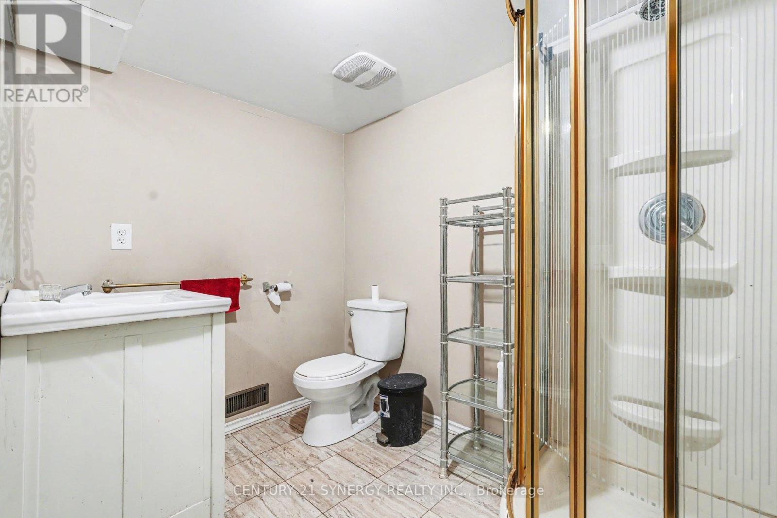 220 HIGHFIELD CRESCENT — photo 35