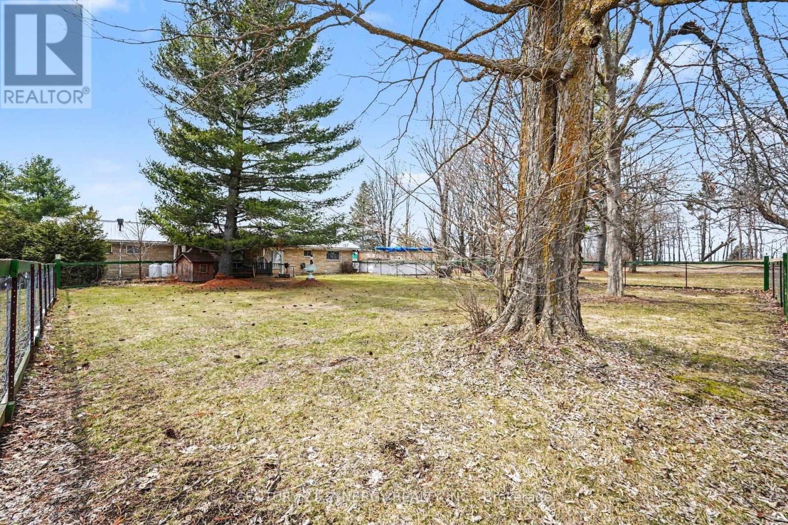 220 HIGHFIELD CRESCENT - 37