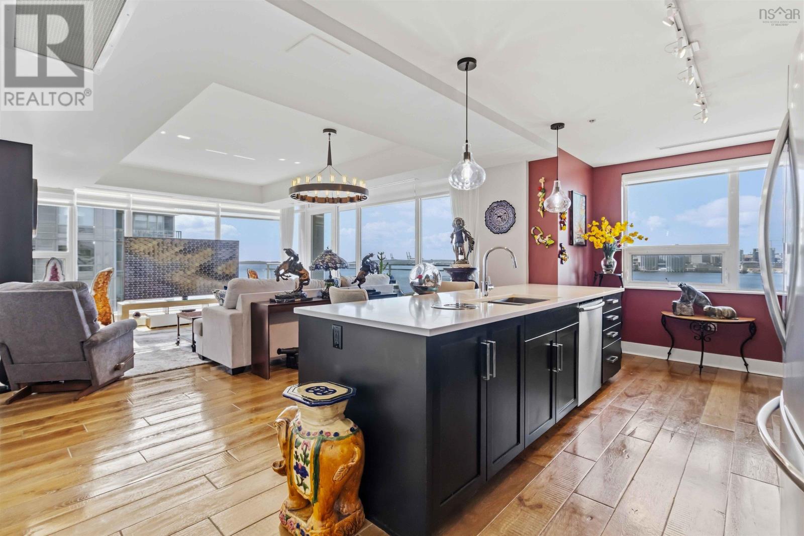 Property 16 of 49 of 904 31 Kings Wharf Place