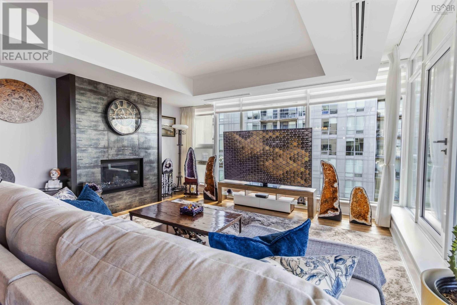 Property 8 of 49 of 904 31 Kings Wharf Place