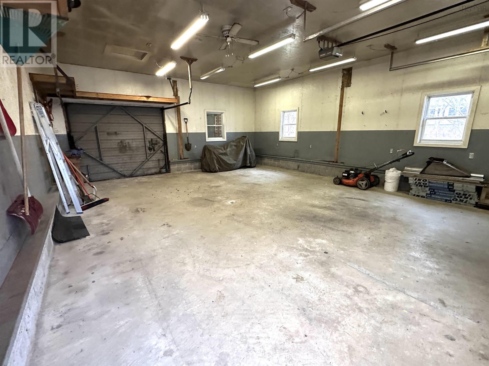 Property 5 of 19 of 61 HILLSIDE Road