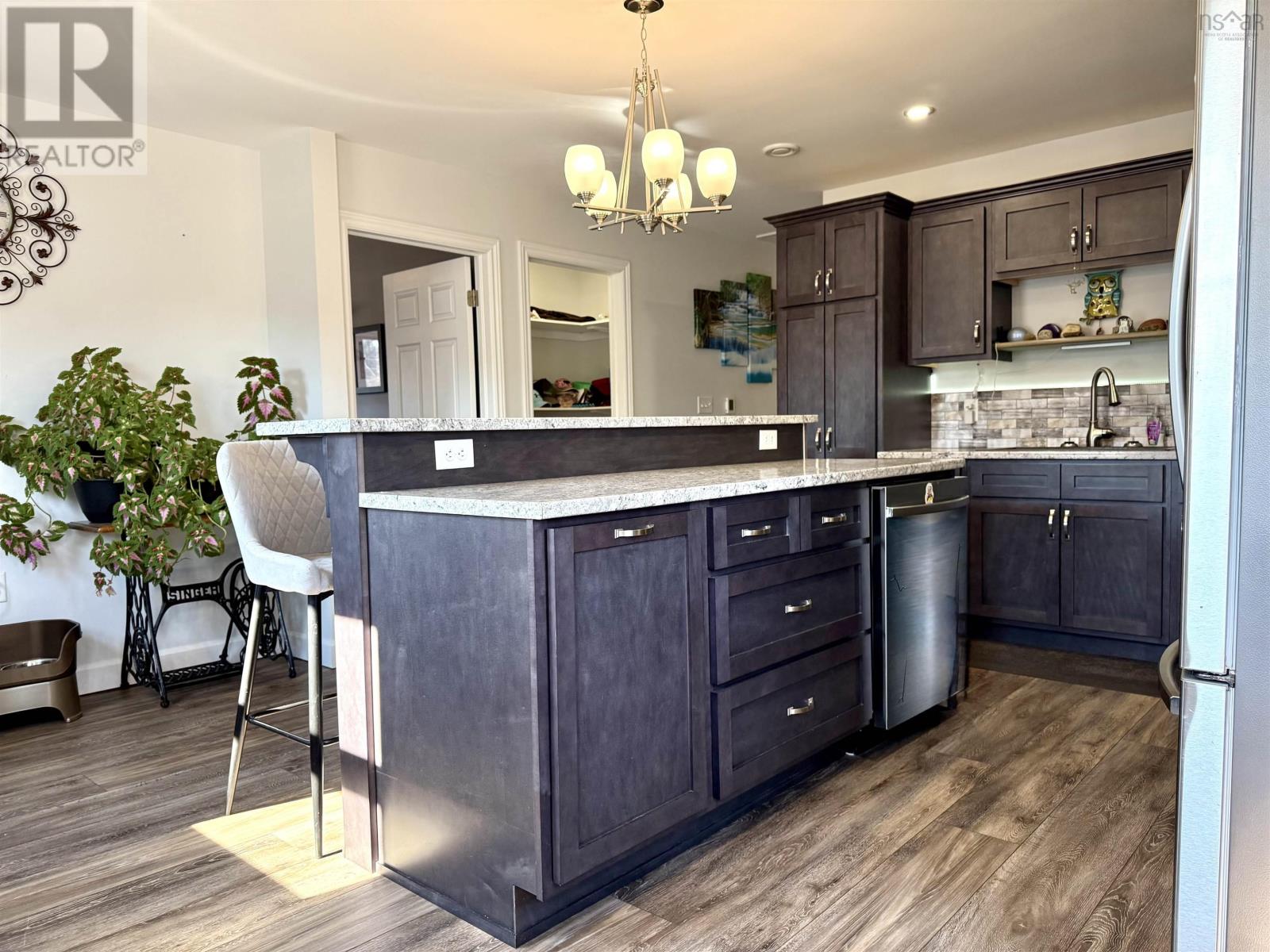 Property 28 of 50 of 636 Macdonald Road