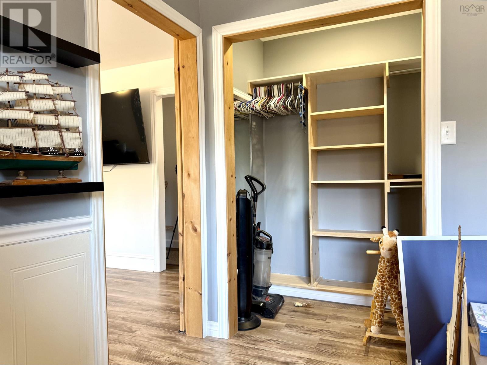 Property 41 of 50 of 636 Macdonald Road