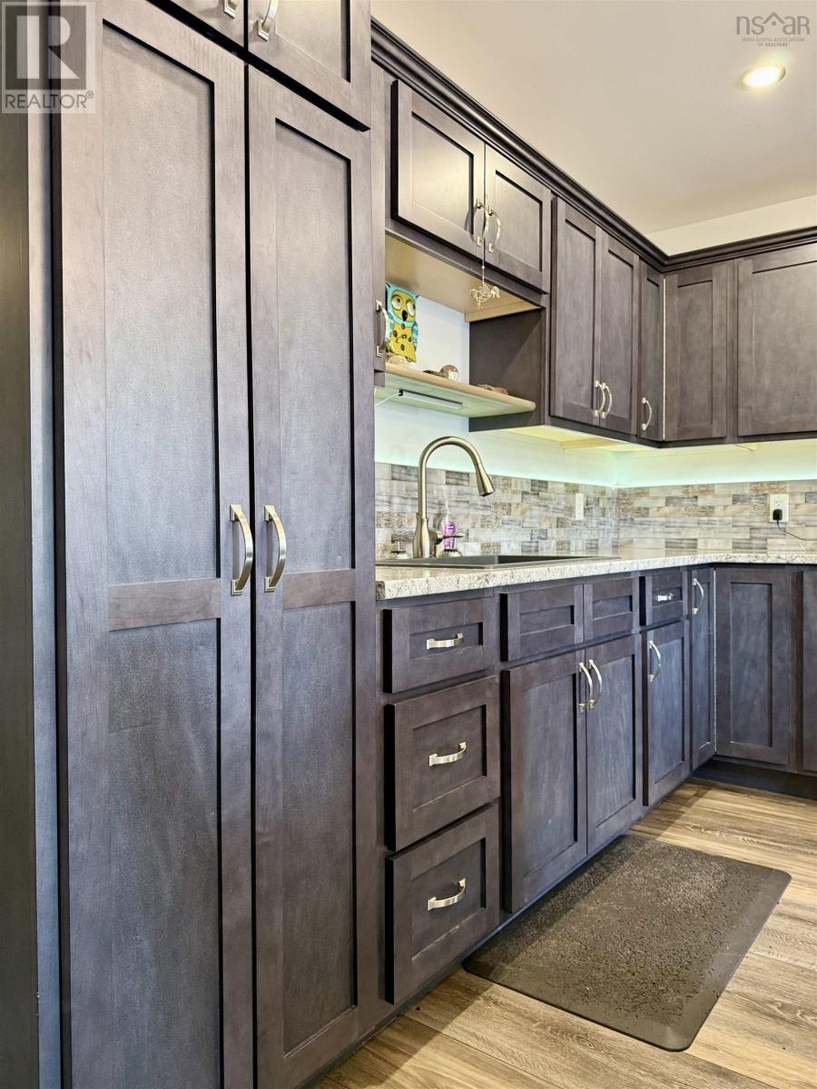 Property 44 of 50 of 636 Macdonald Road