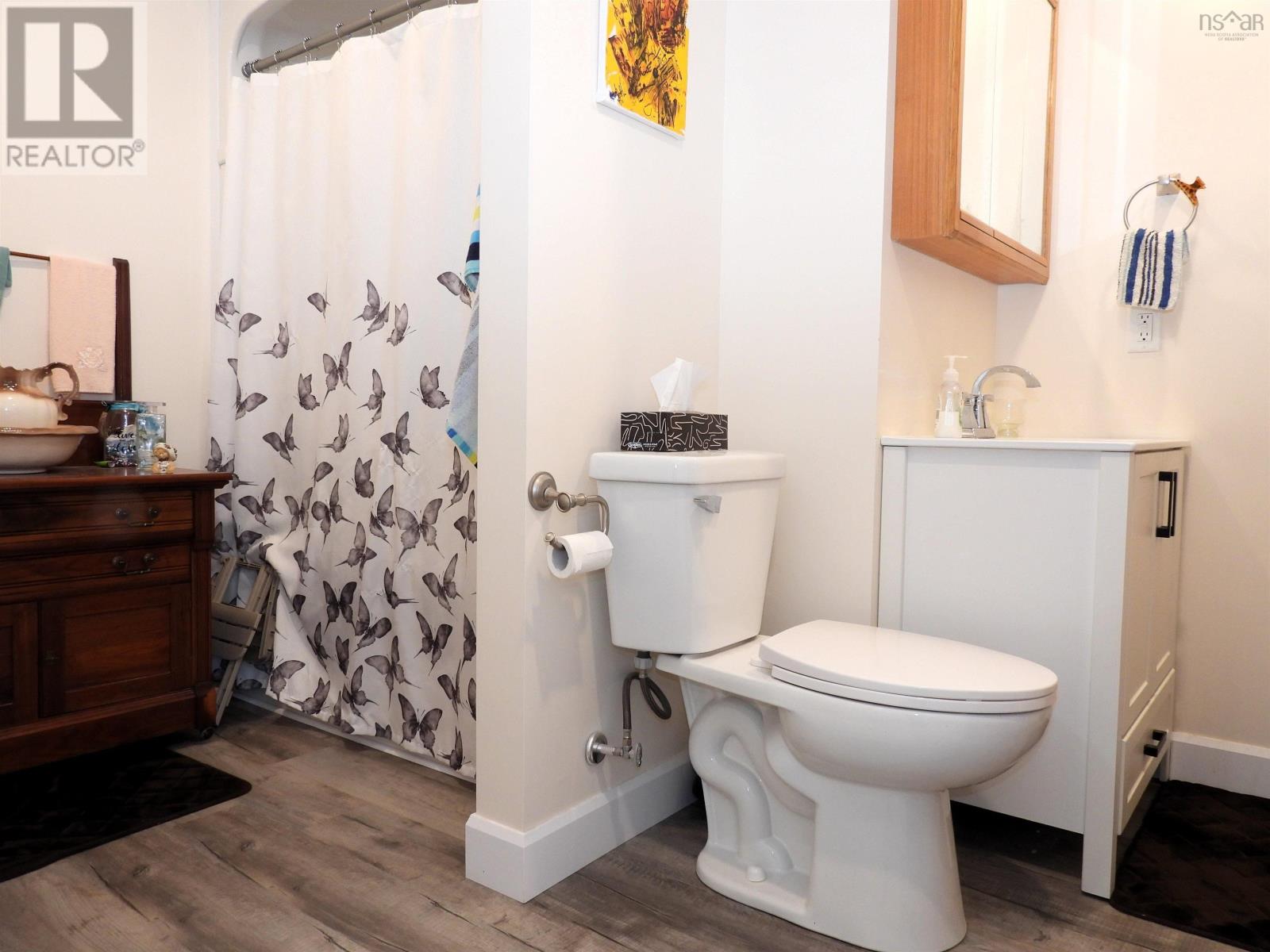 Property 30 of 50 of 636 Macdonald Road