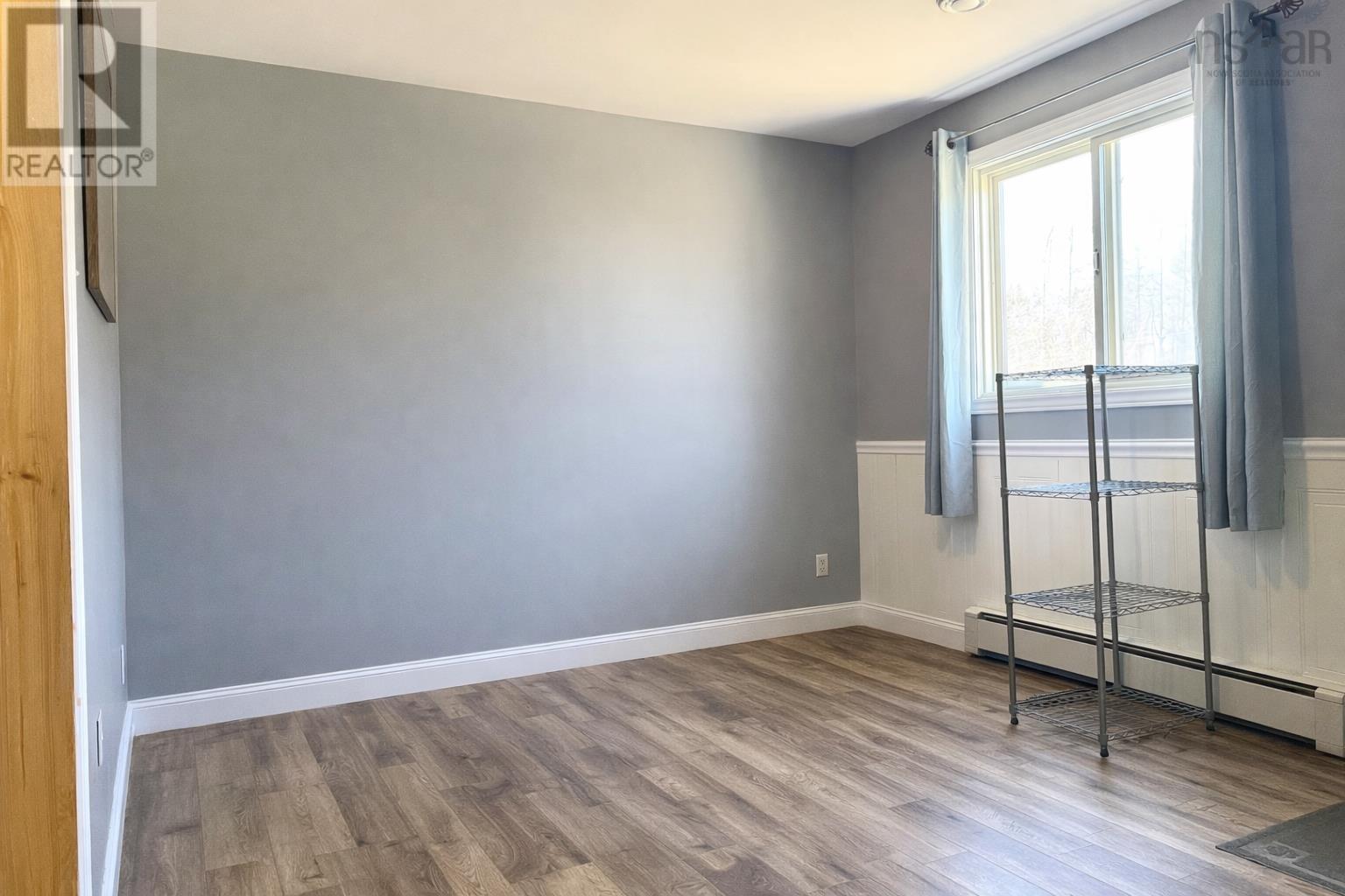 Property 8 of 50 of 636 Macdonald Road