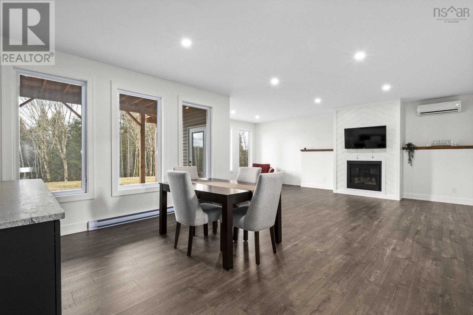 Property 6 of 49 of 237 Magenta Drive