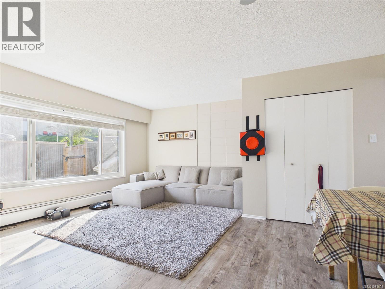 #48 4110 Kendall Ave - 11