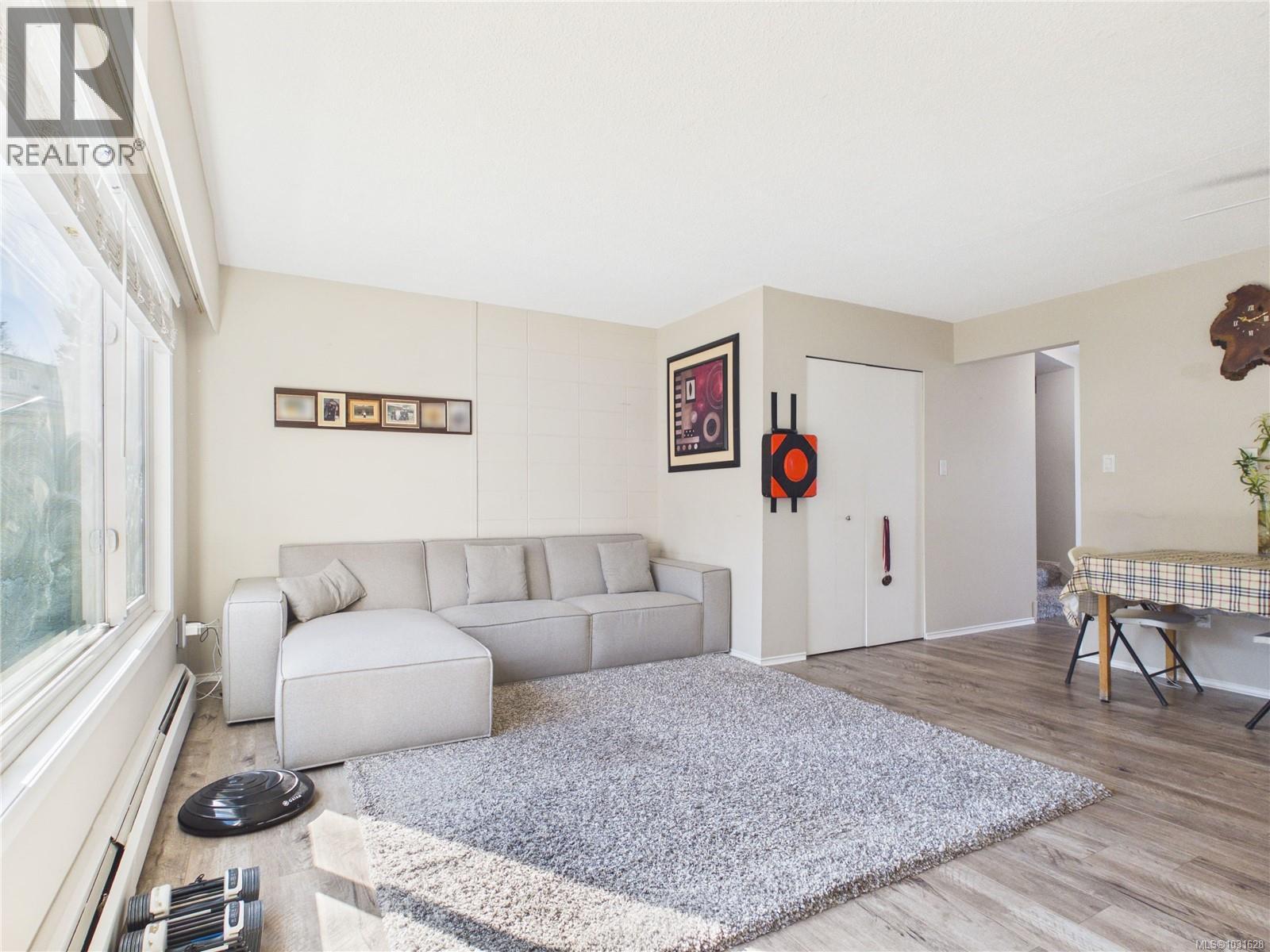 #48 4110 Kendall Ave - 13