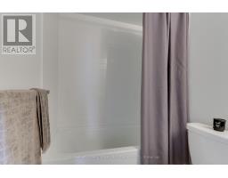419 - 185 Deerfield Road, Newmarket, ON L3Y0G7 Photo 32