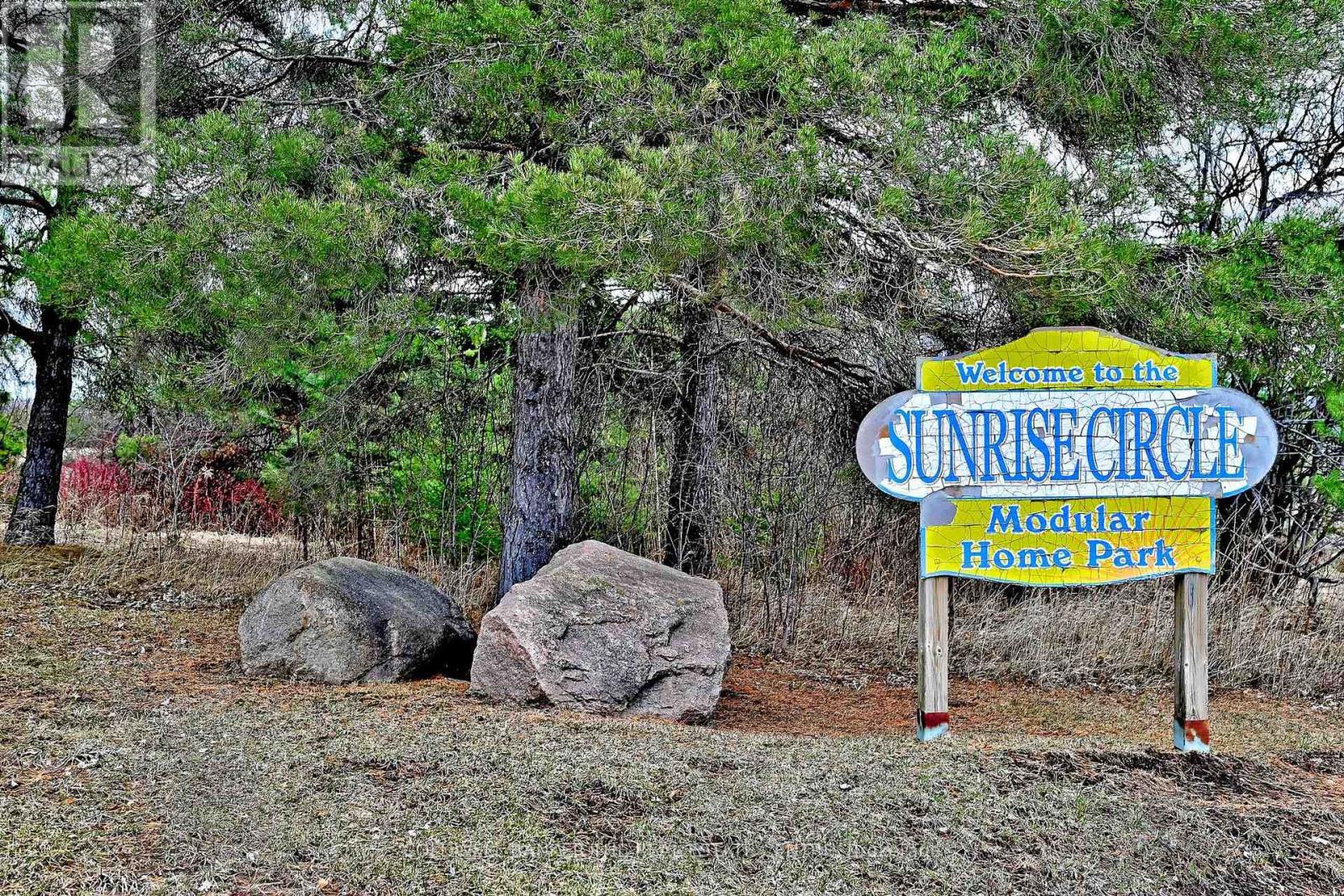 22 SUNRISE CIRCLE - 36