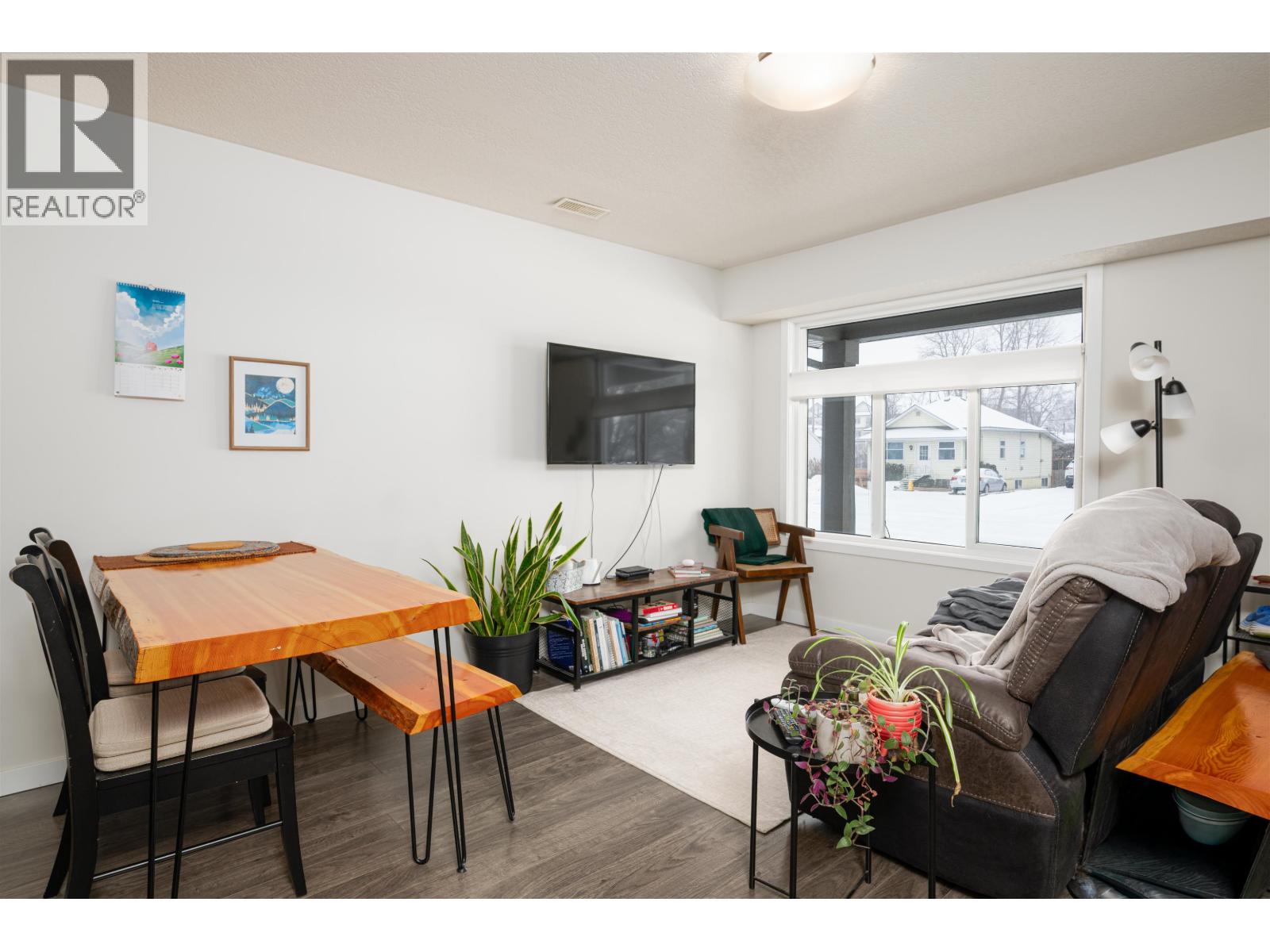 1740 5TH AVENUE - 20