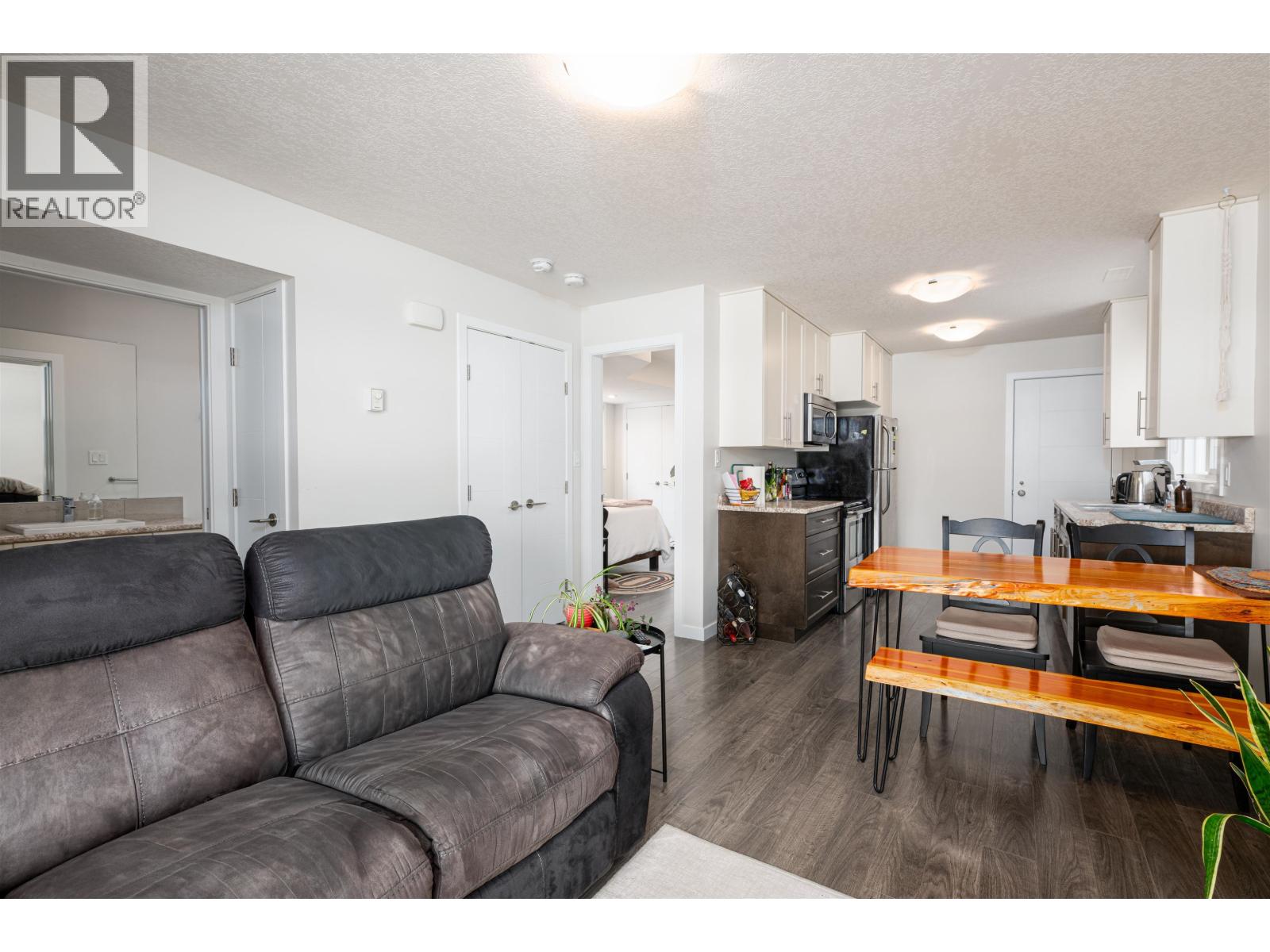 1740 5TH AVENUE - 22