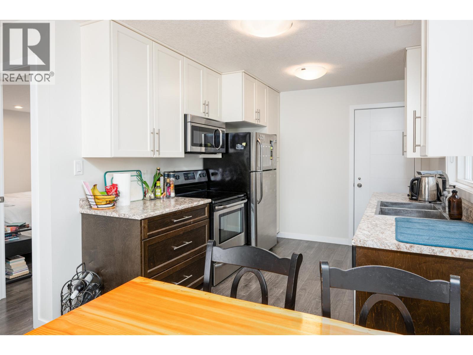 1740 5TH AVENUE - 24