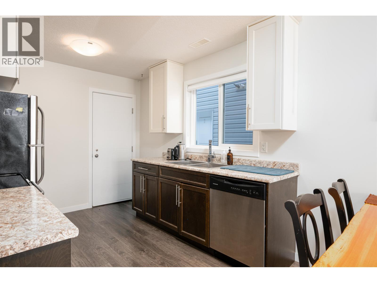 1740 5TH AVENUE - 25