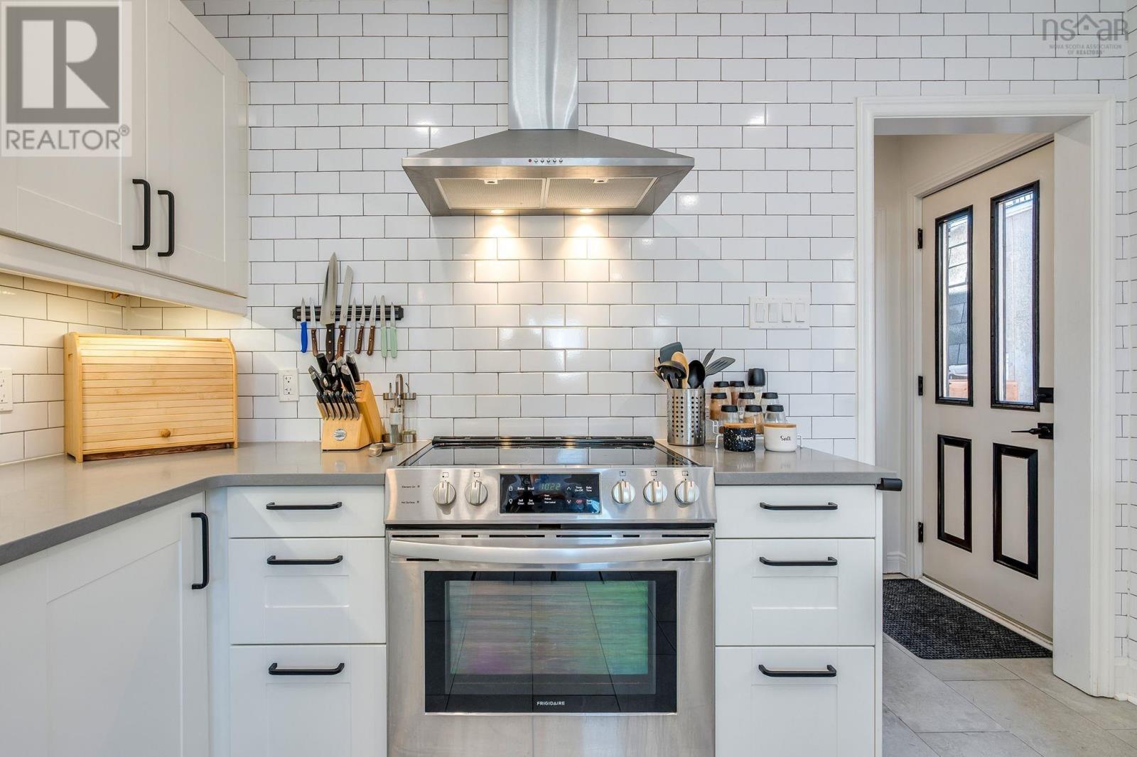 Property 34 of 49 of 3160 Veith Street