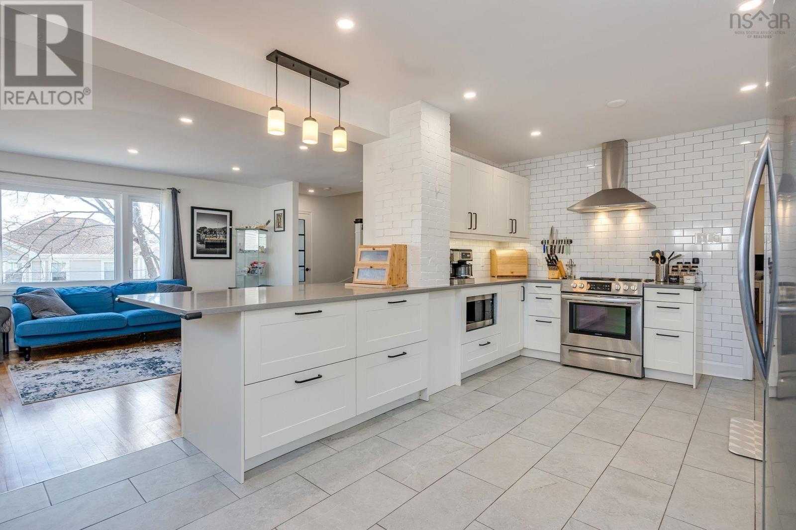 Property 14 of 49 of 3160 Veith Street