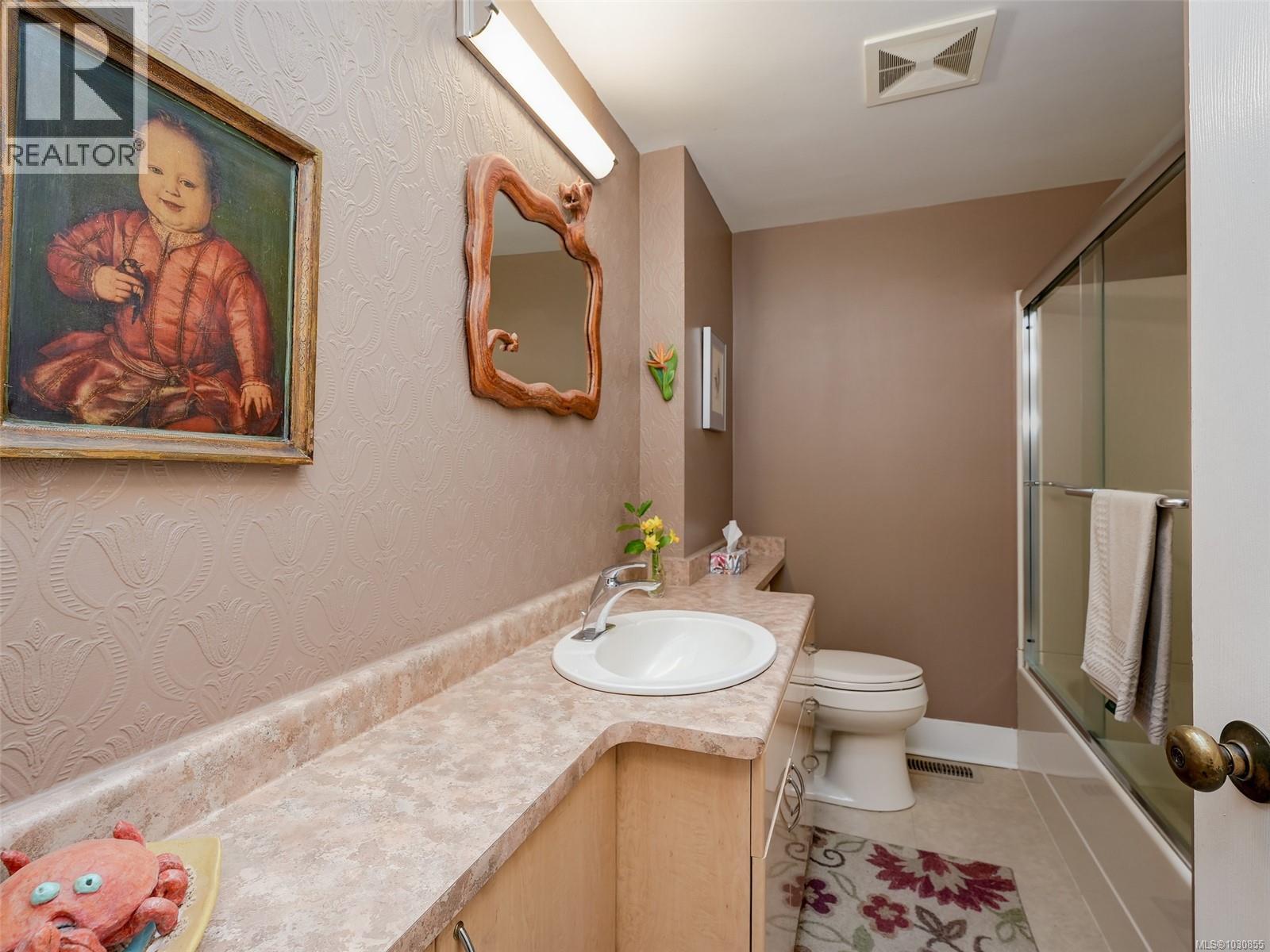  3930 Tudor Avenue, Saanich