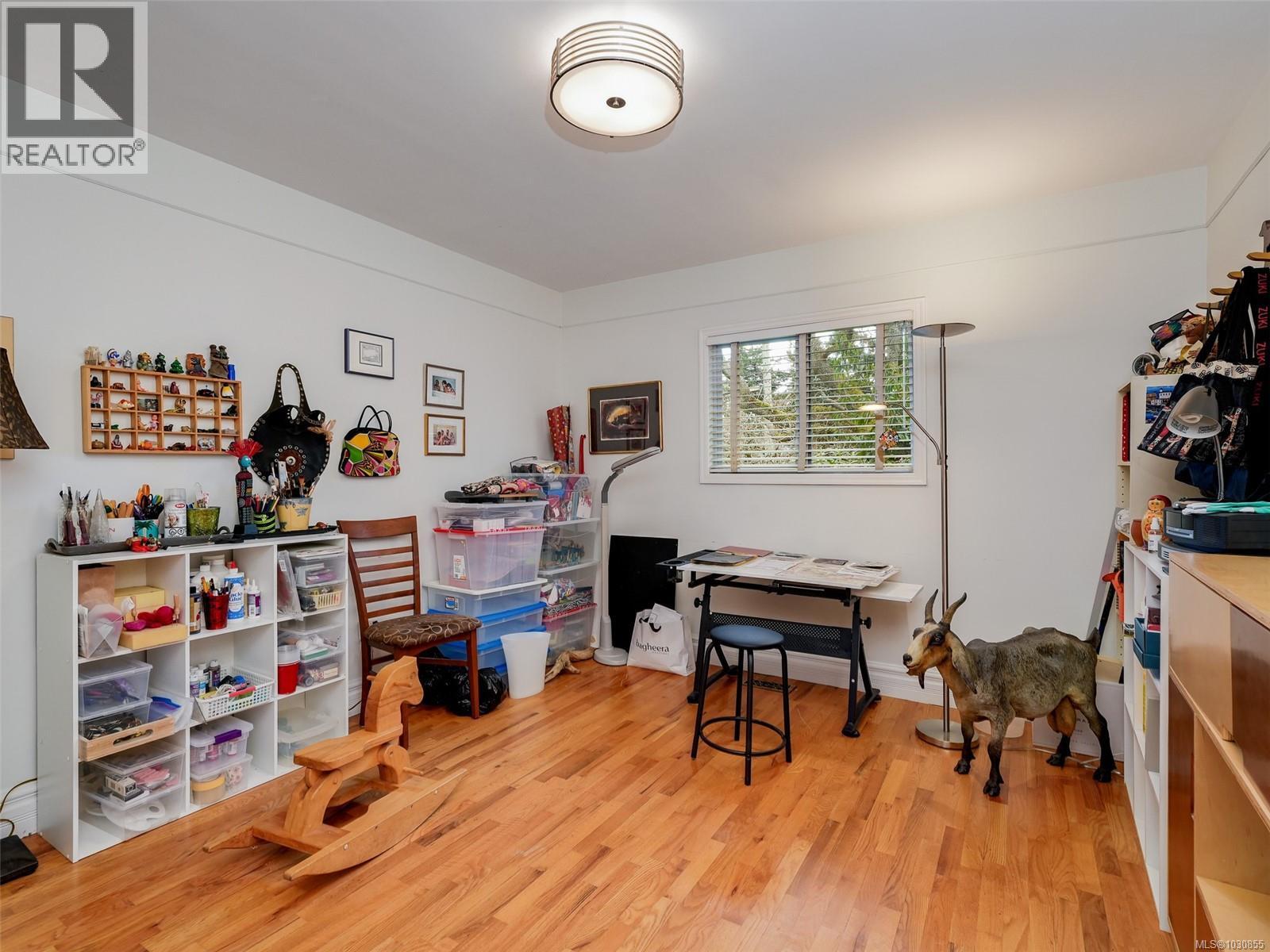  3930 Tudor Avenue, Saanich