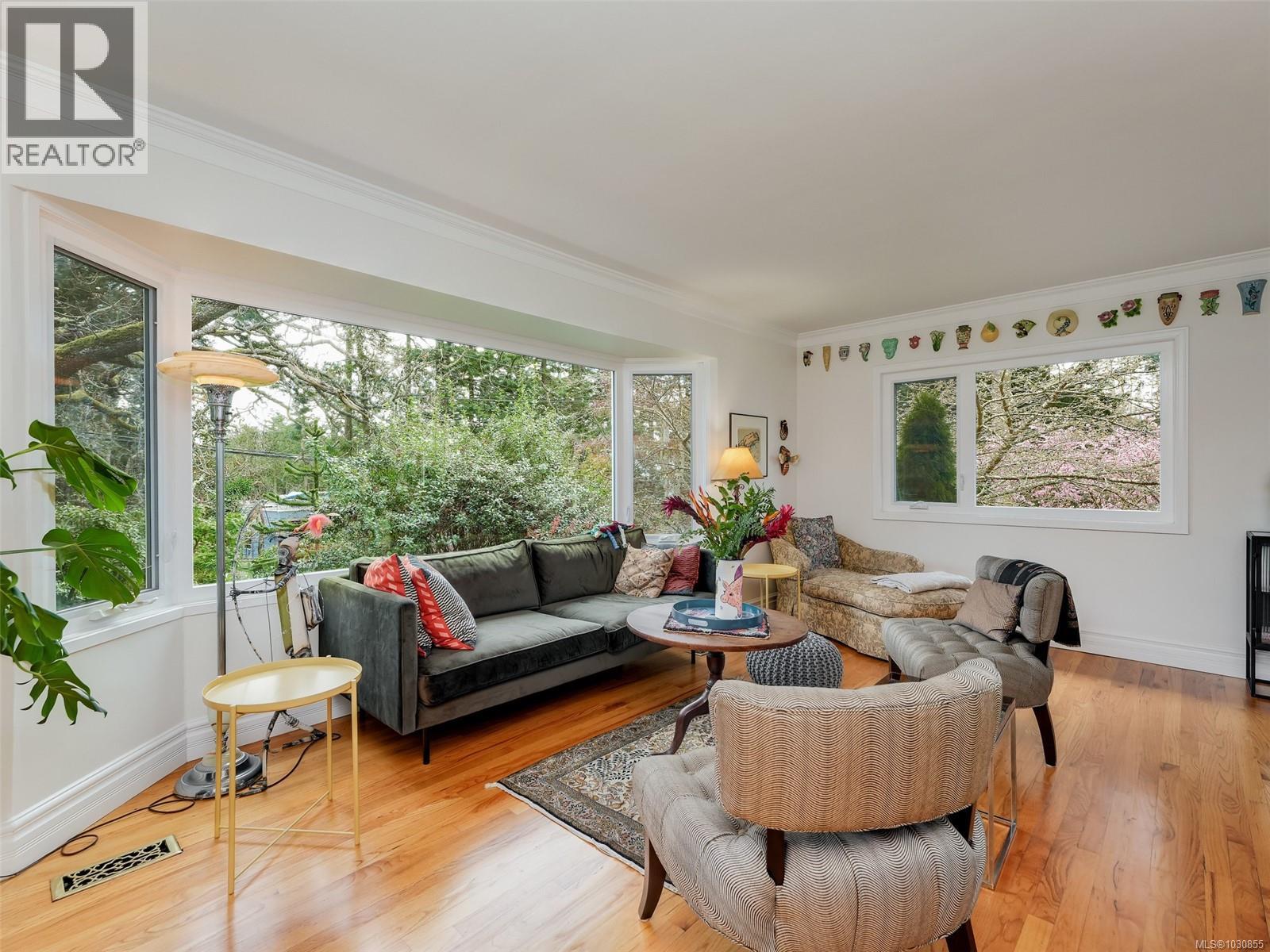  3930 Tudor Avenue, Saanich