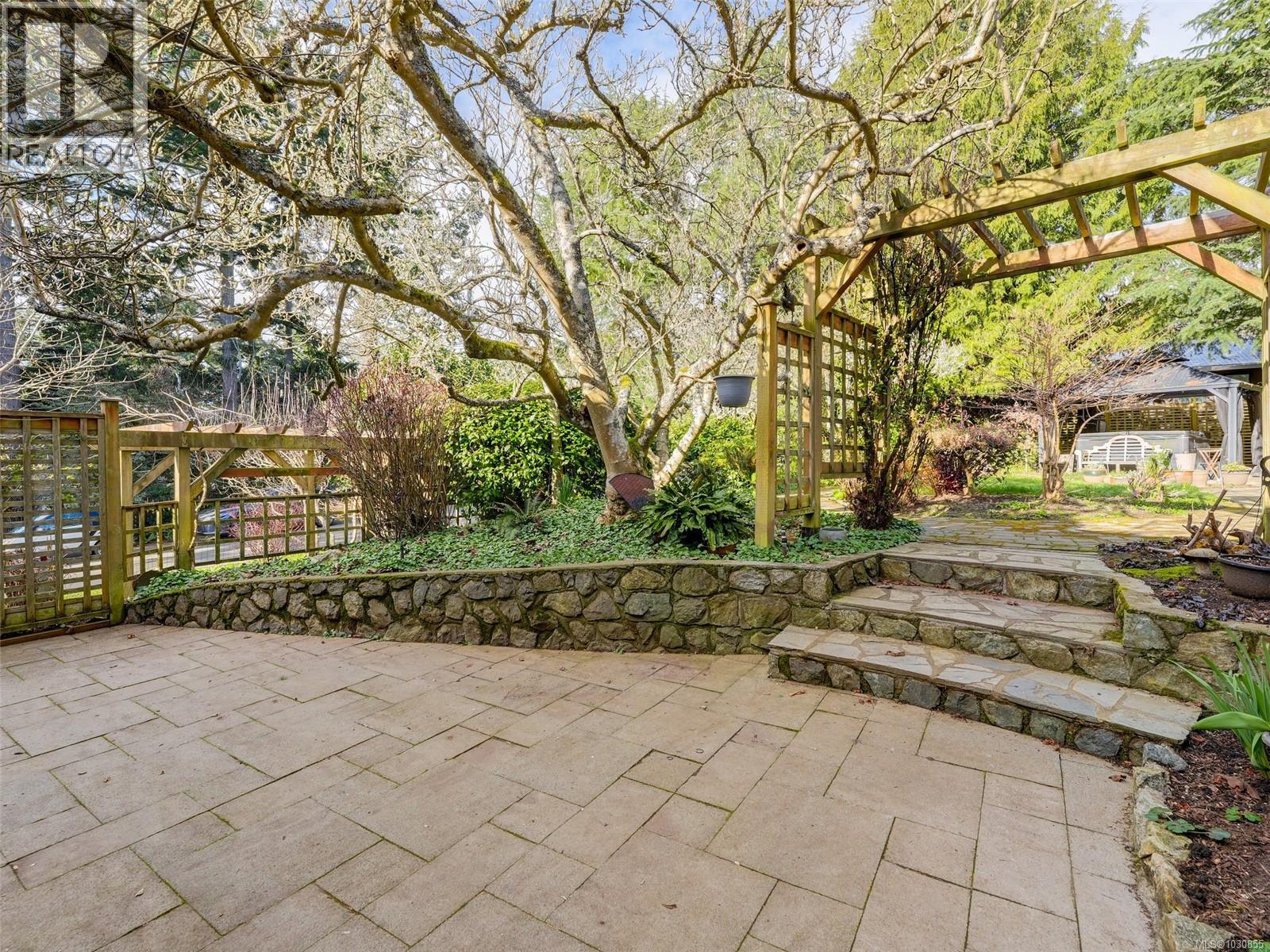  3930 Tudor Avenue, Saanich