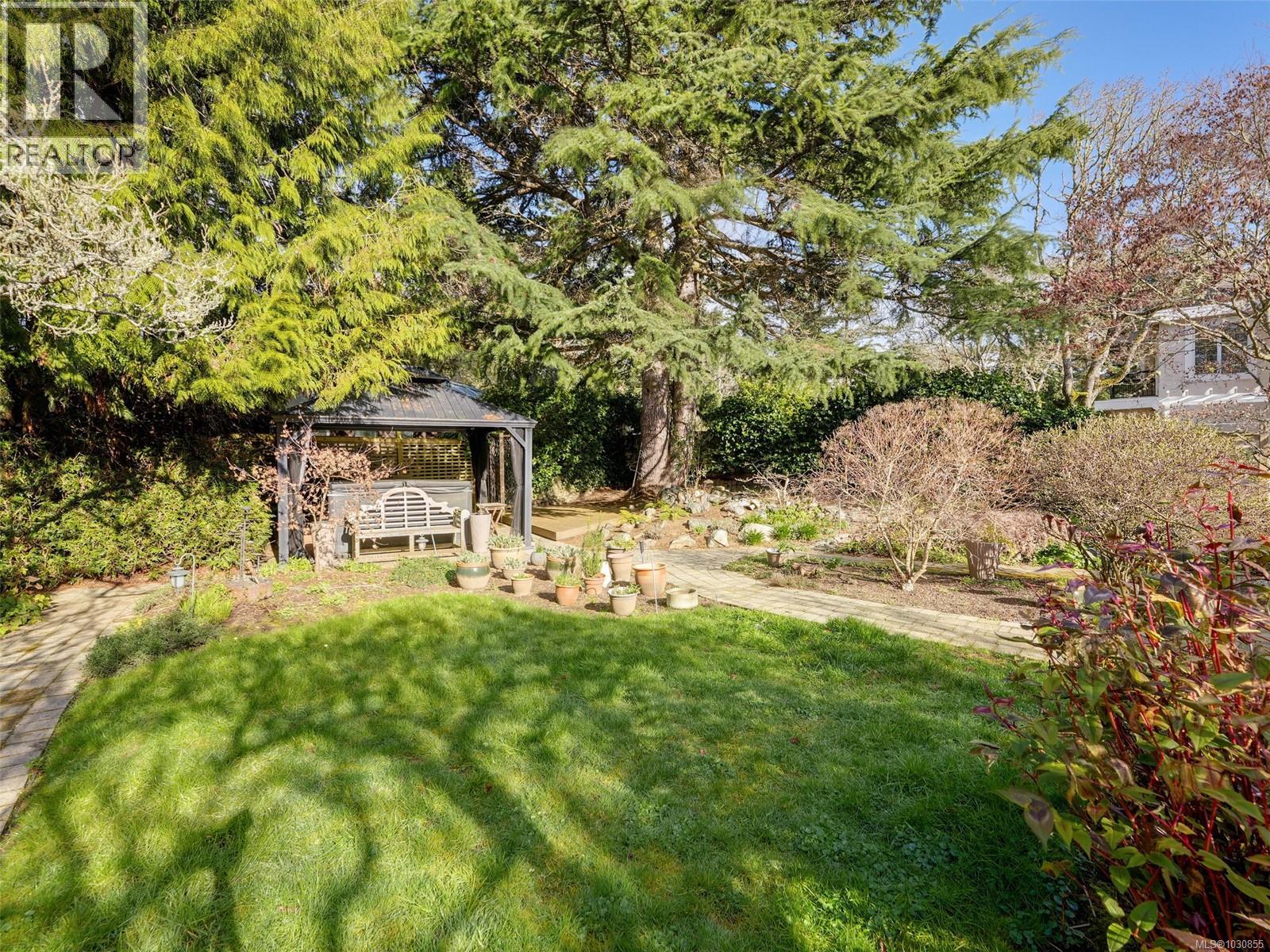  3930 Tudor Avenue, Saanich