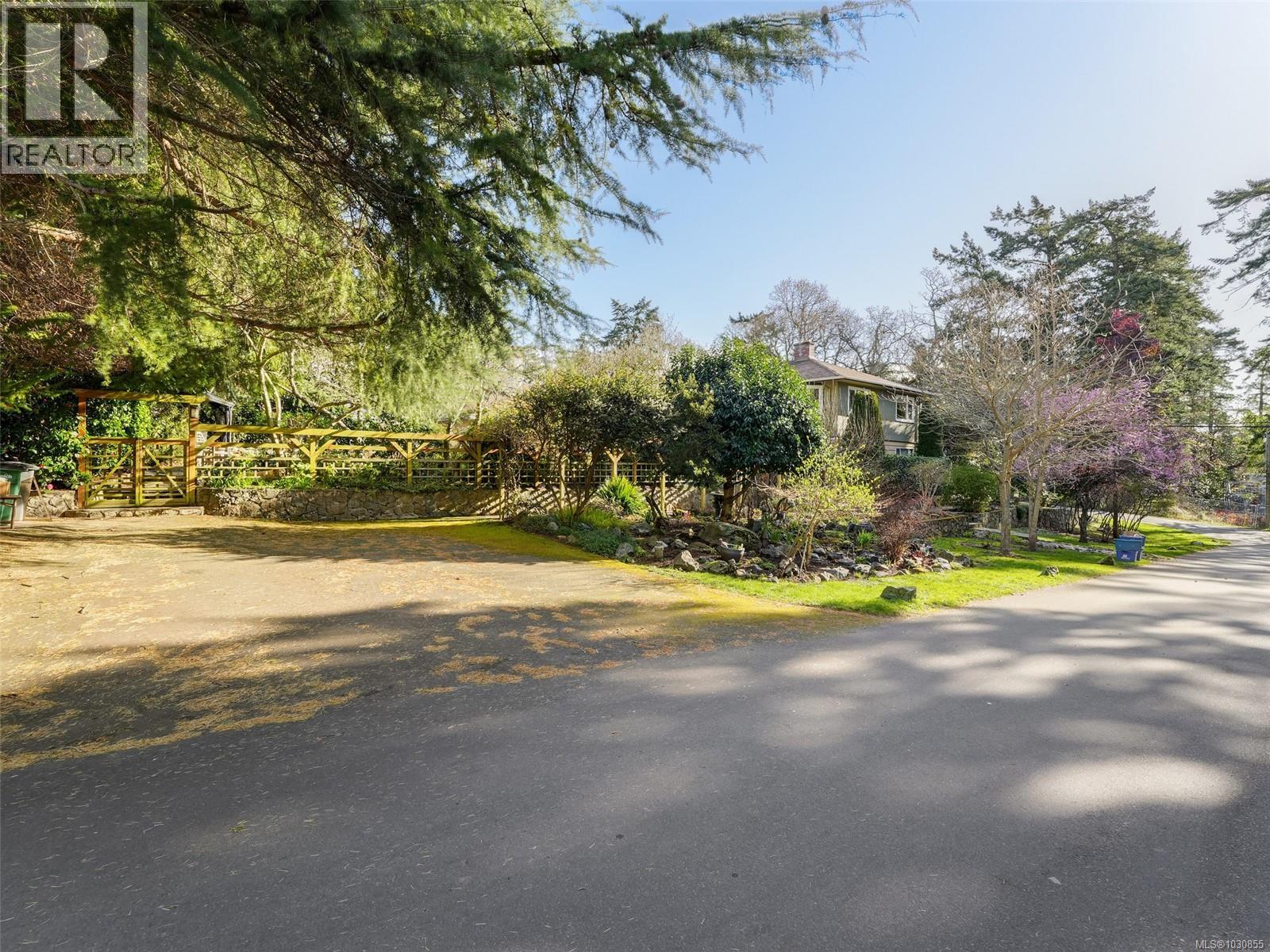  3930 Tudor Avenue, Saanich