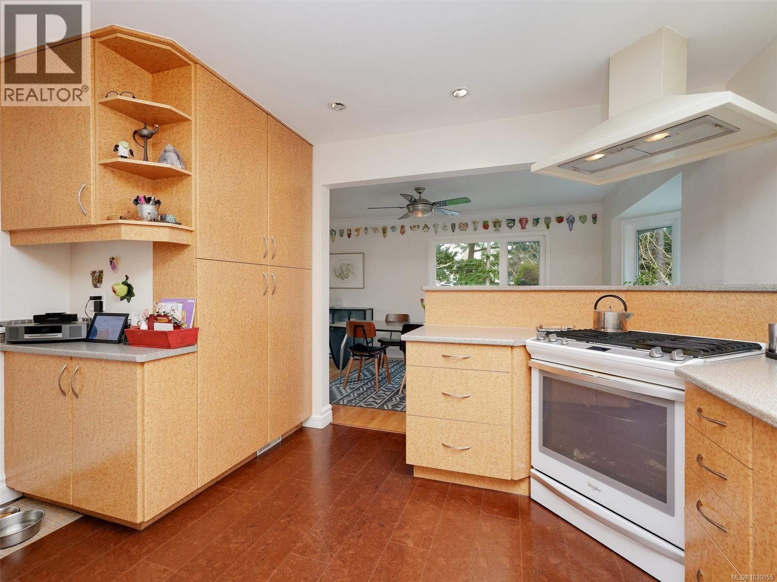  3930 Tudor Avenue, Saanich