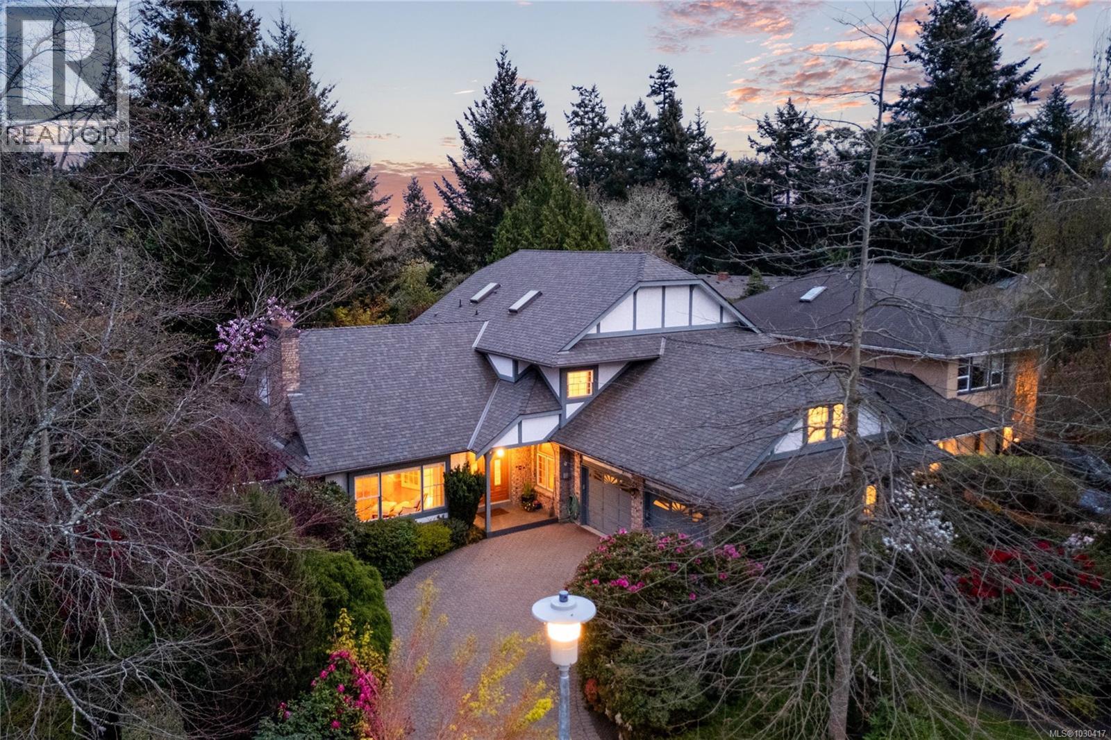  3913 Gibson Court, Saanich