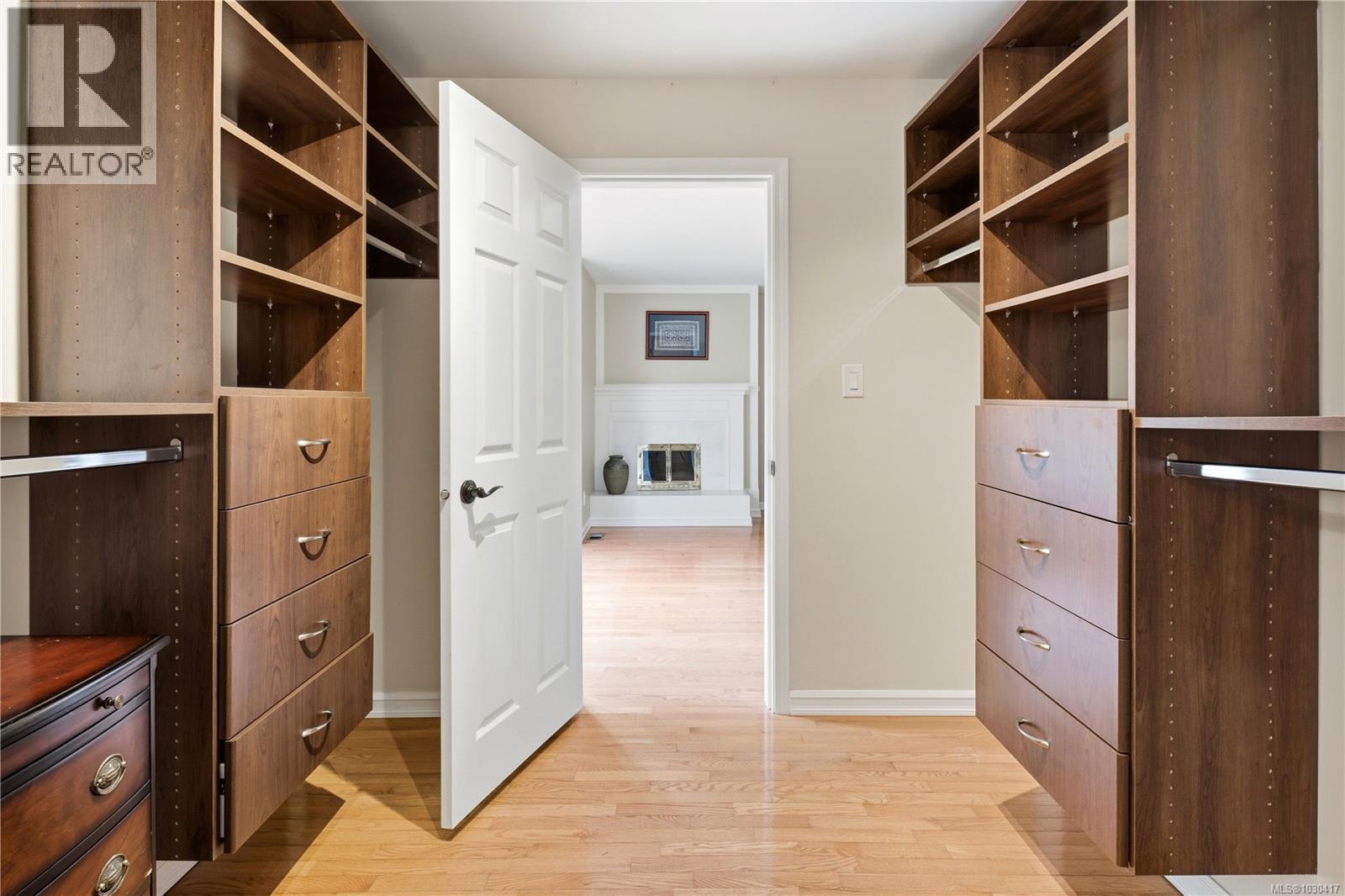 3913 GIBSON CRT - 32