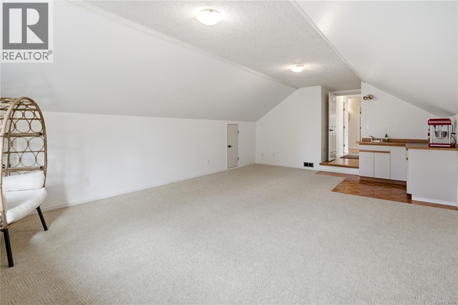 3913 GIBSON CRT - 39