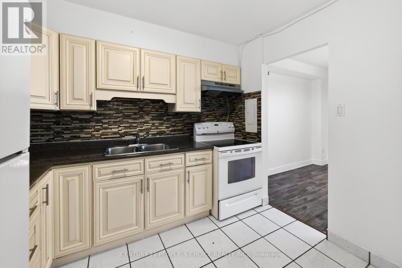 #902 3390 WESTON ROAD - 19